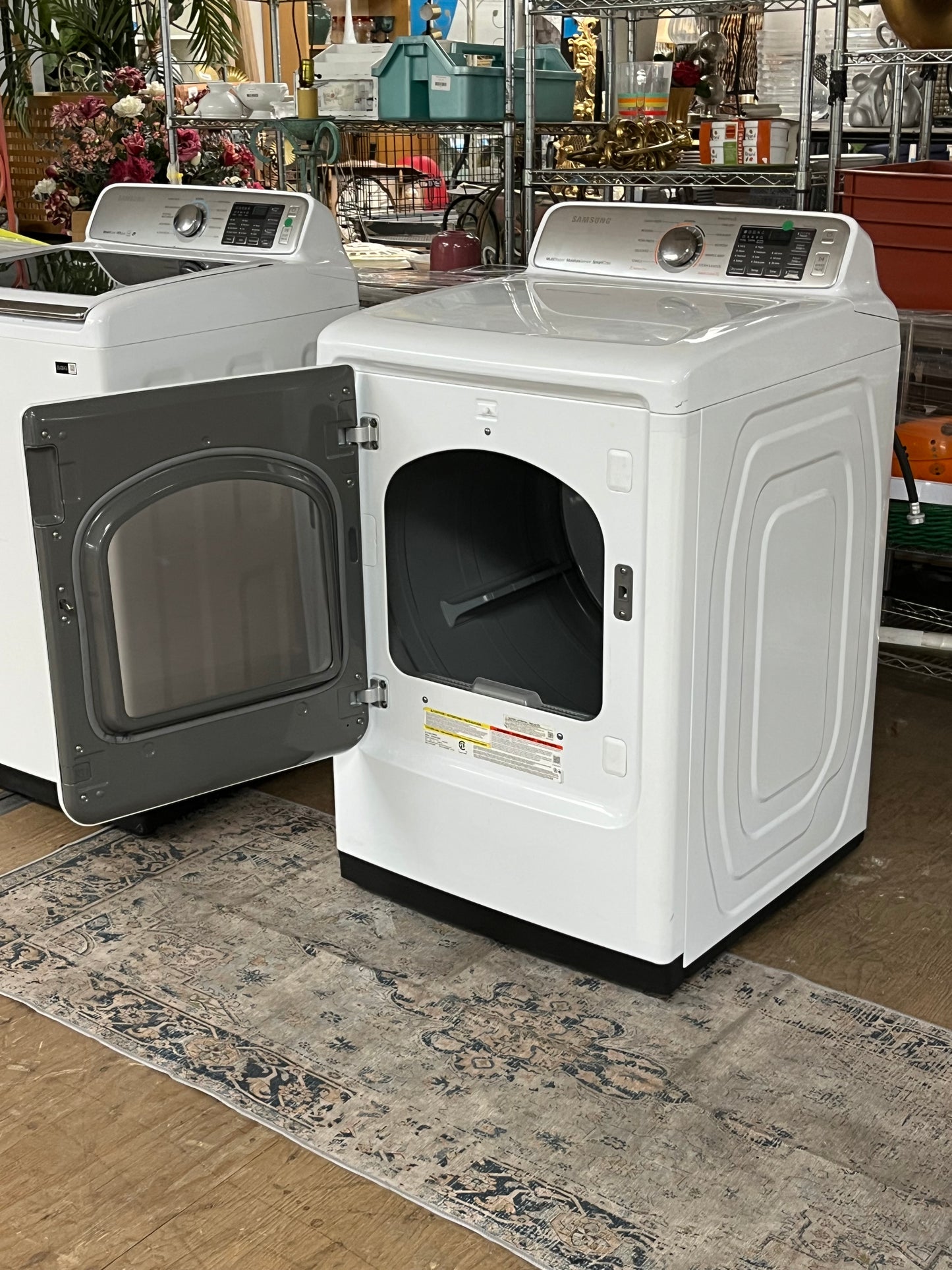 Samsung 7.4 cu. ft. Gas Dryer in White