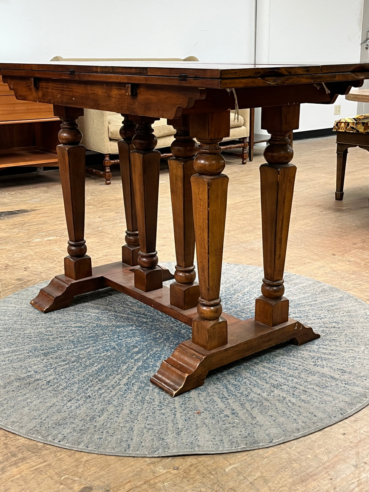 Farmhouse Style Expandable Table