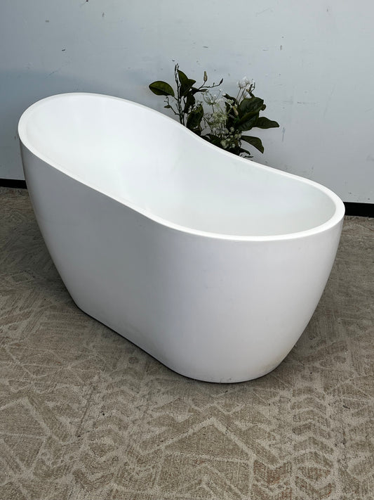 Modern Freestanding Fiberglass Bathtub