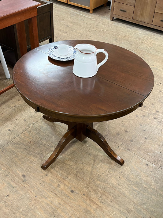 Traditional Style Circular 42" Dining Table