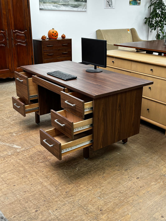 Traditional Style Office Desk