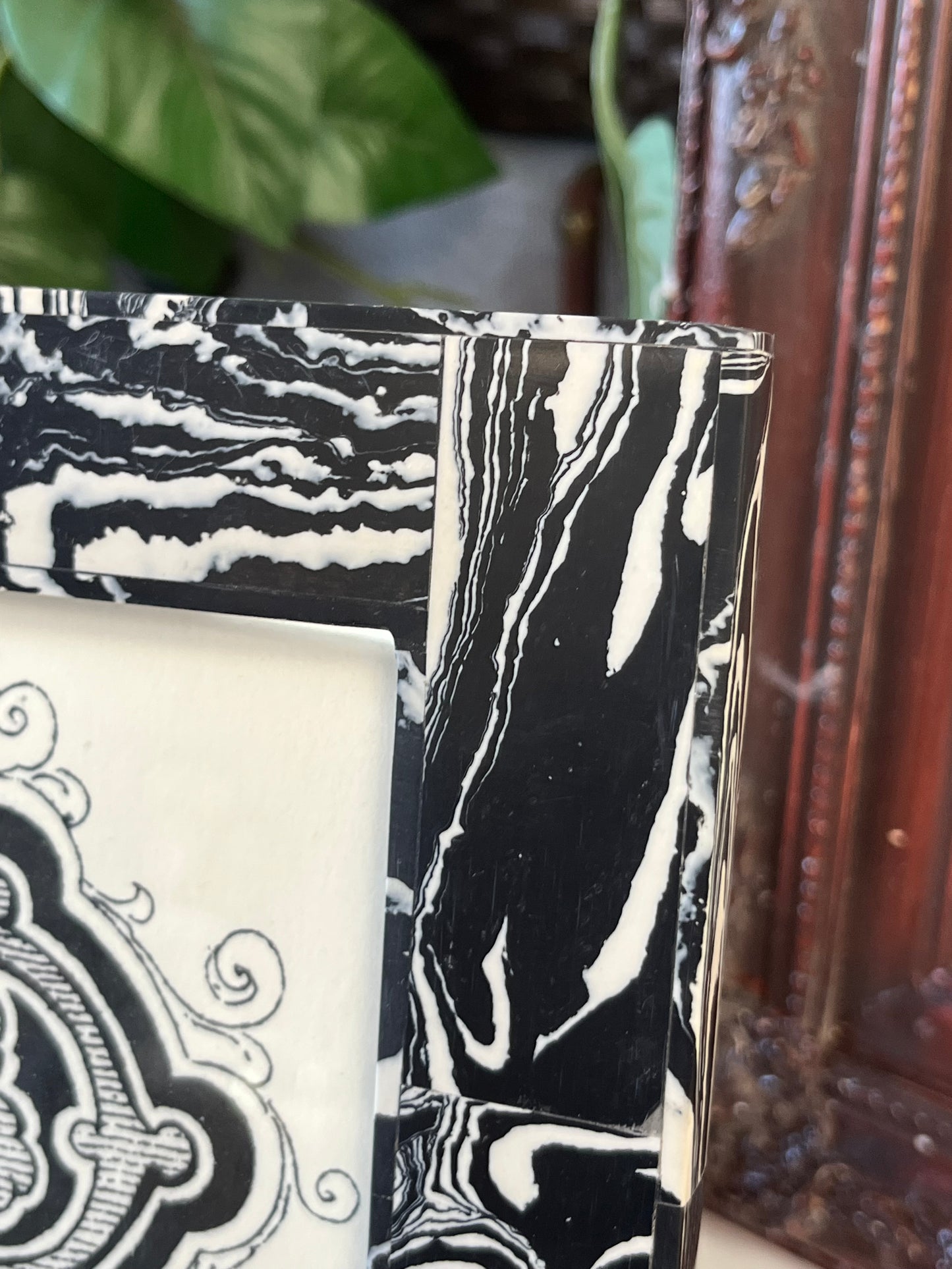 Modern Marbled Swirled 5" x 7" Picture Frame