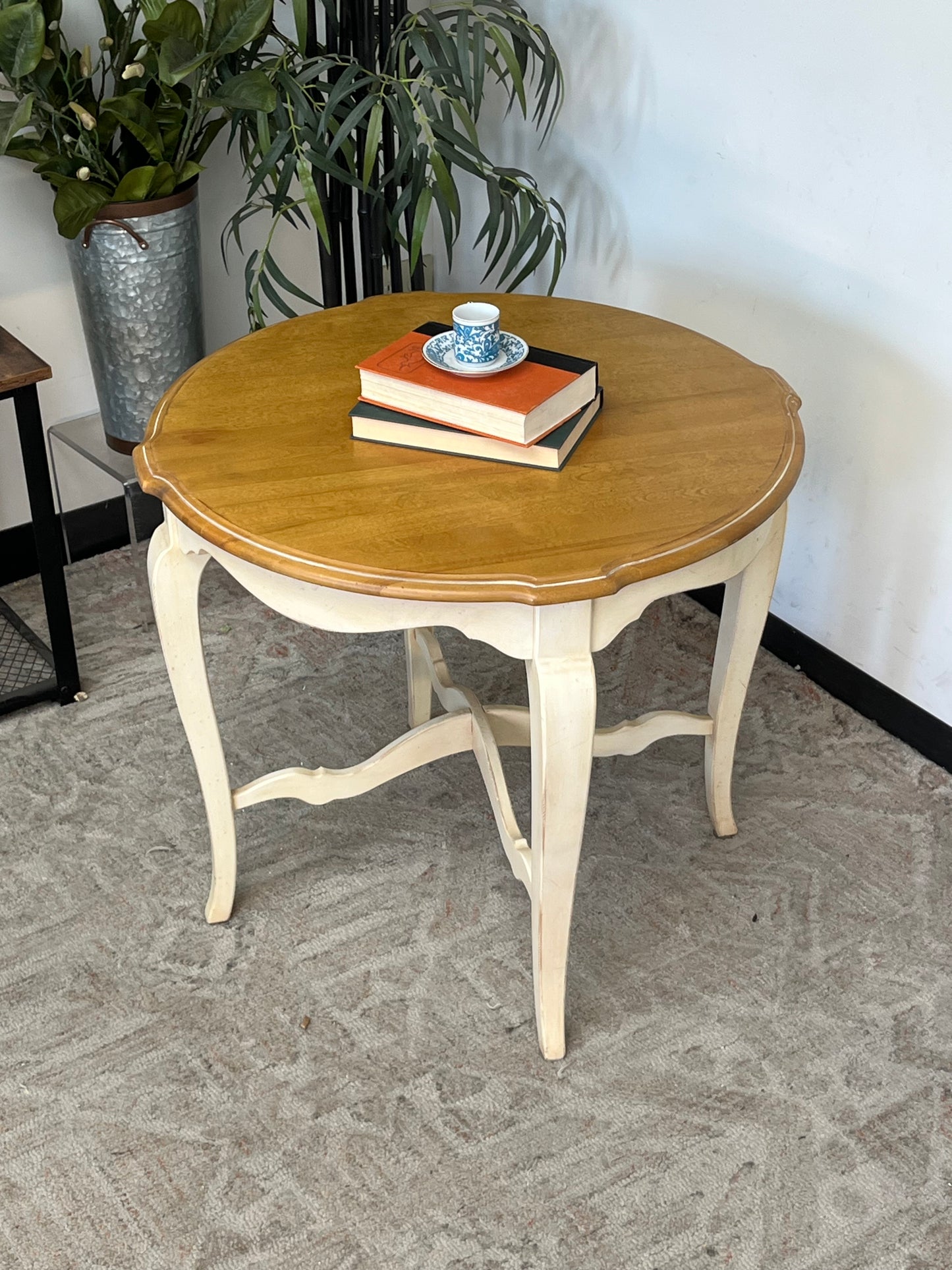 Ethan Allen Country French Style Round Accent Table
