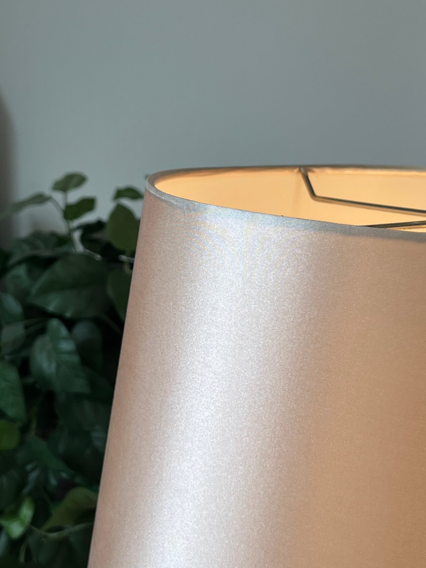 Modern Natural Shell Tile Table Lamp