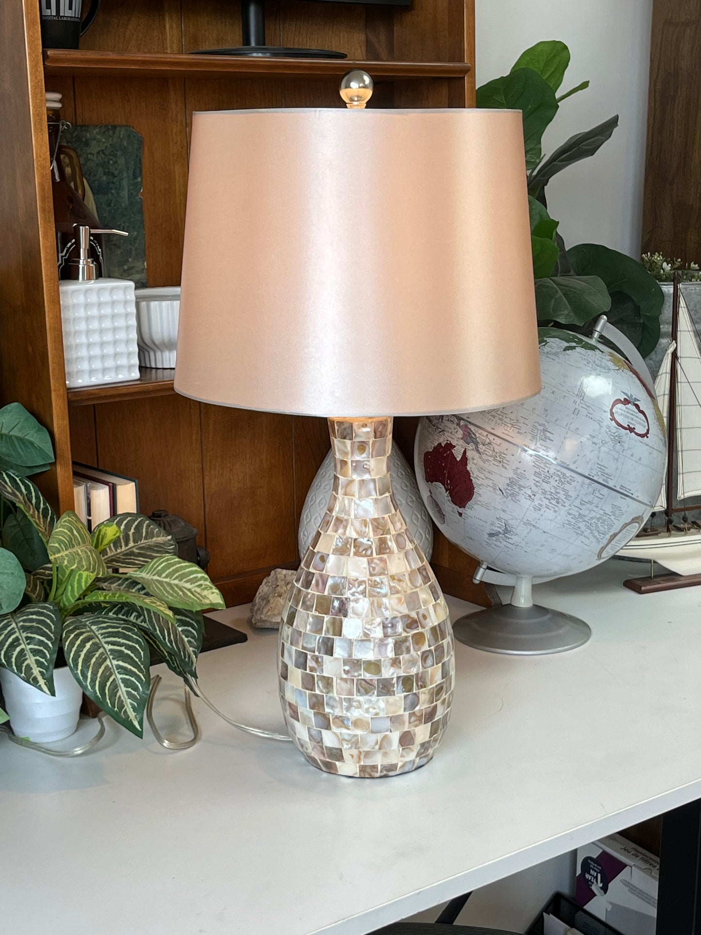 Modern Natural Shell Tile Table Lamp