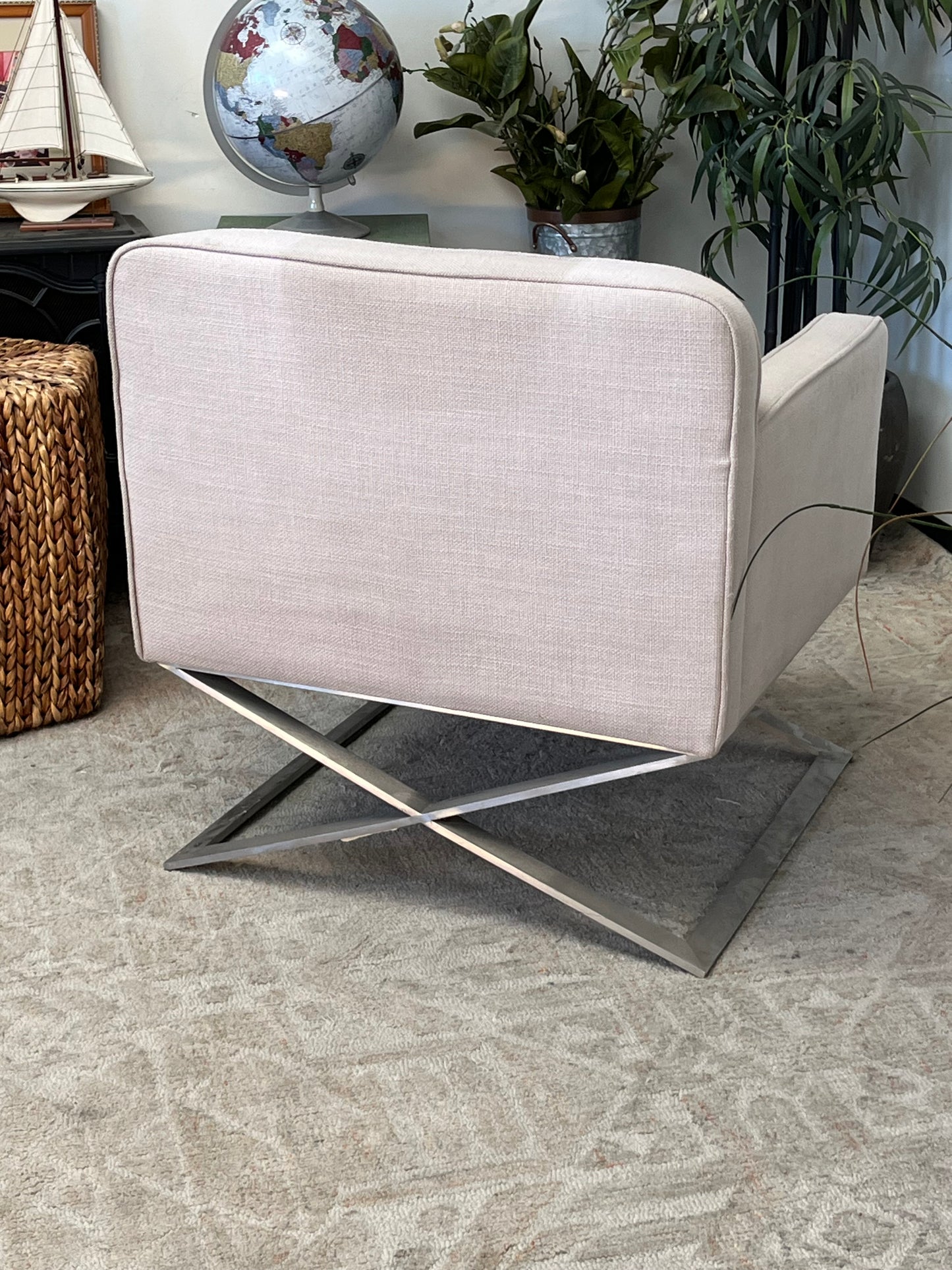 Modern Style Tufted Grey Linen Accent Chair