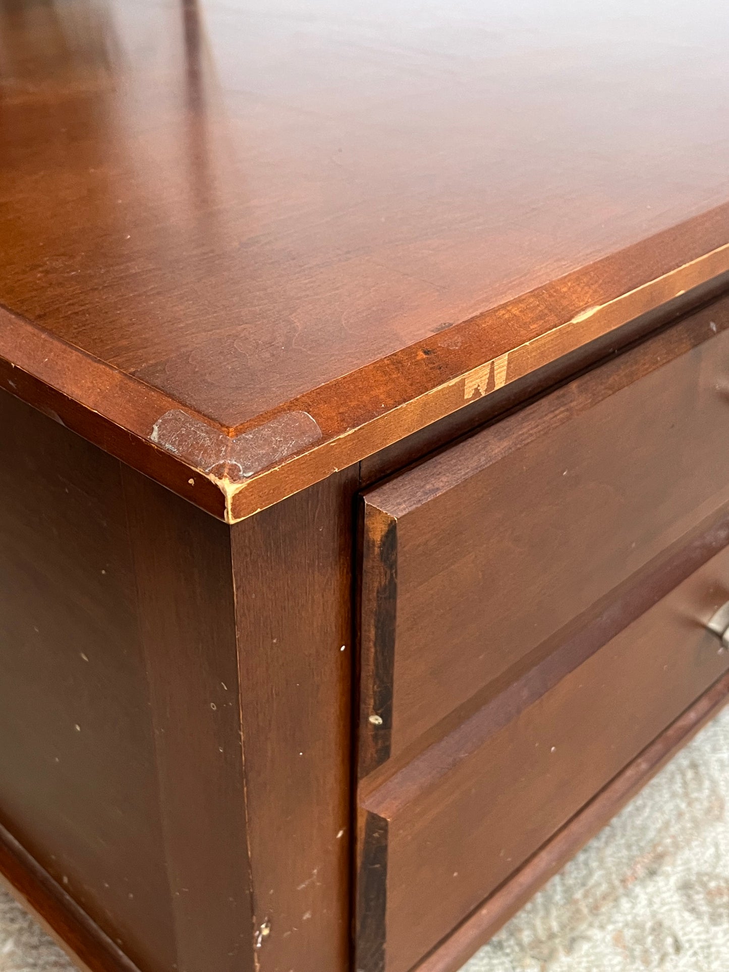 Ethan Allen Style Coffee Table With 2-Drawers