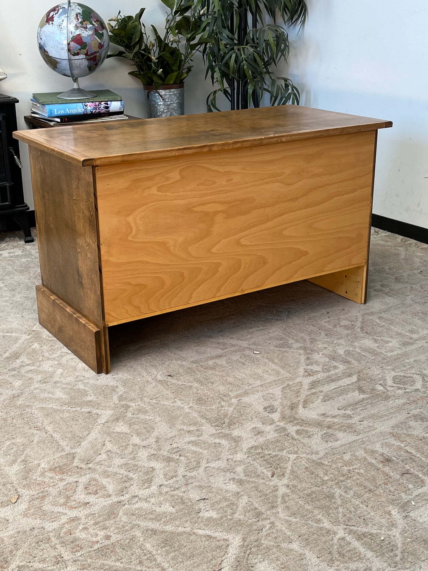 Traditional Style 4 Drawer Dresser