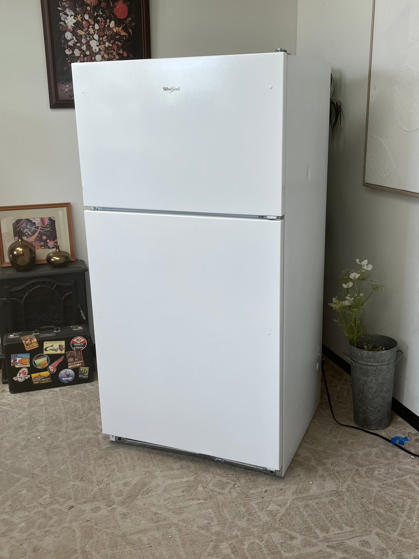 Whirlpool 20 Cu.ft White Top Freezer Refrigerator - Dented