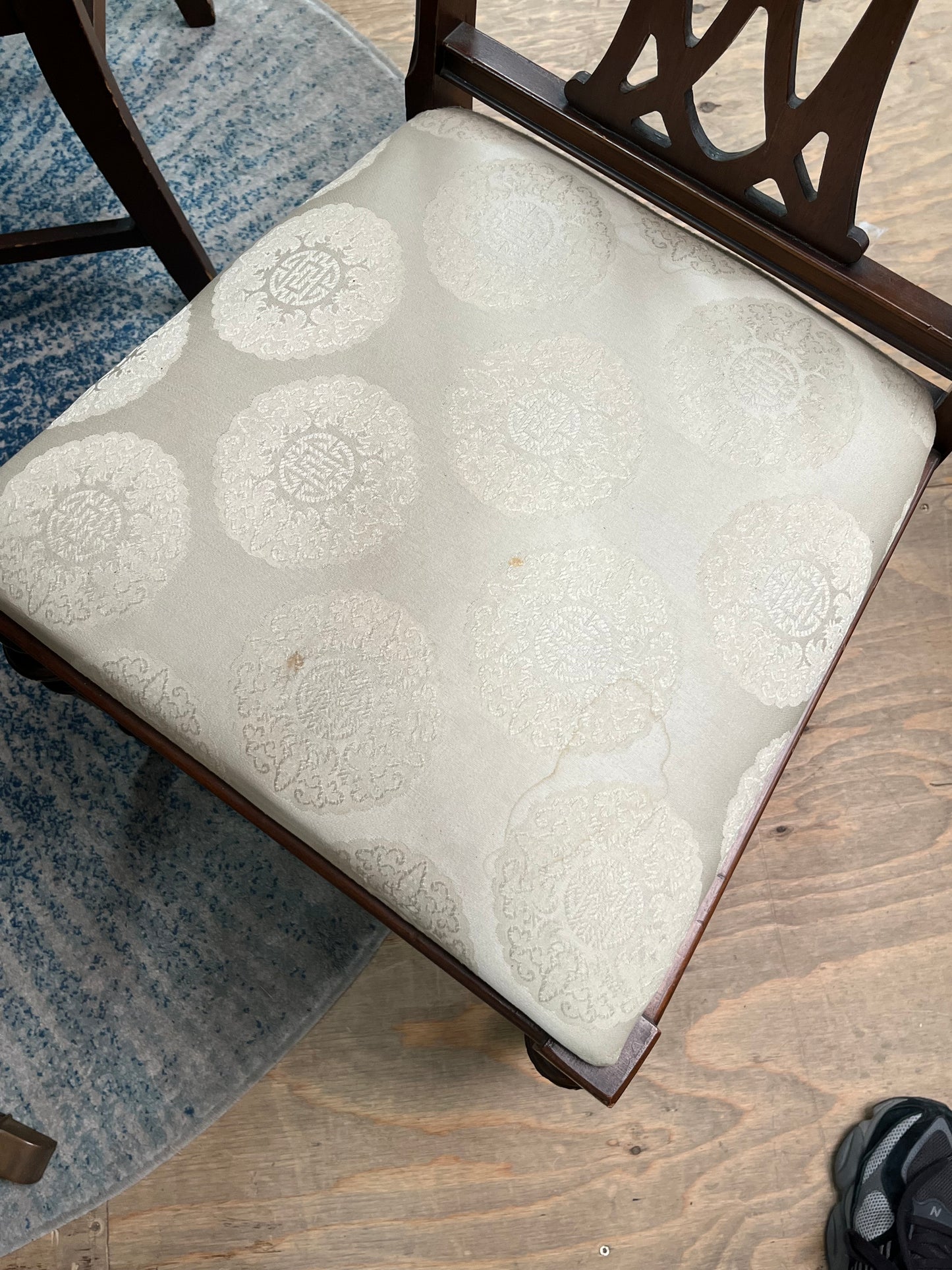 Traditional Style Antique Dining Set w/ 6 Chairs