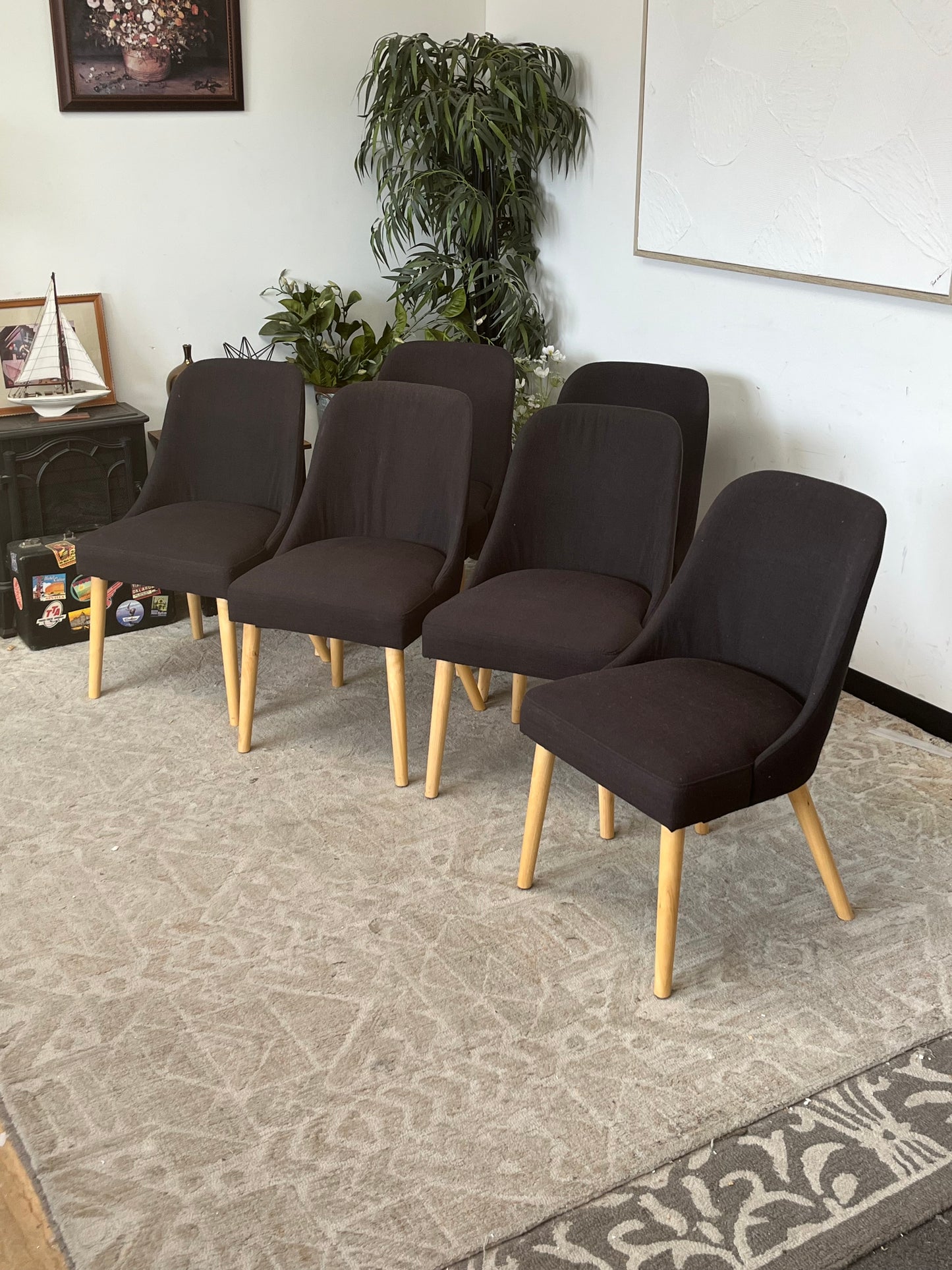 Mid Century Style Set of 6 Chairs