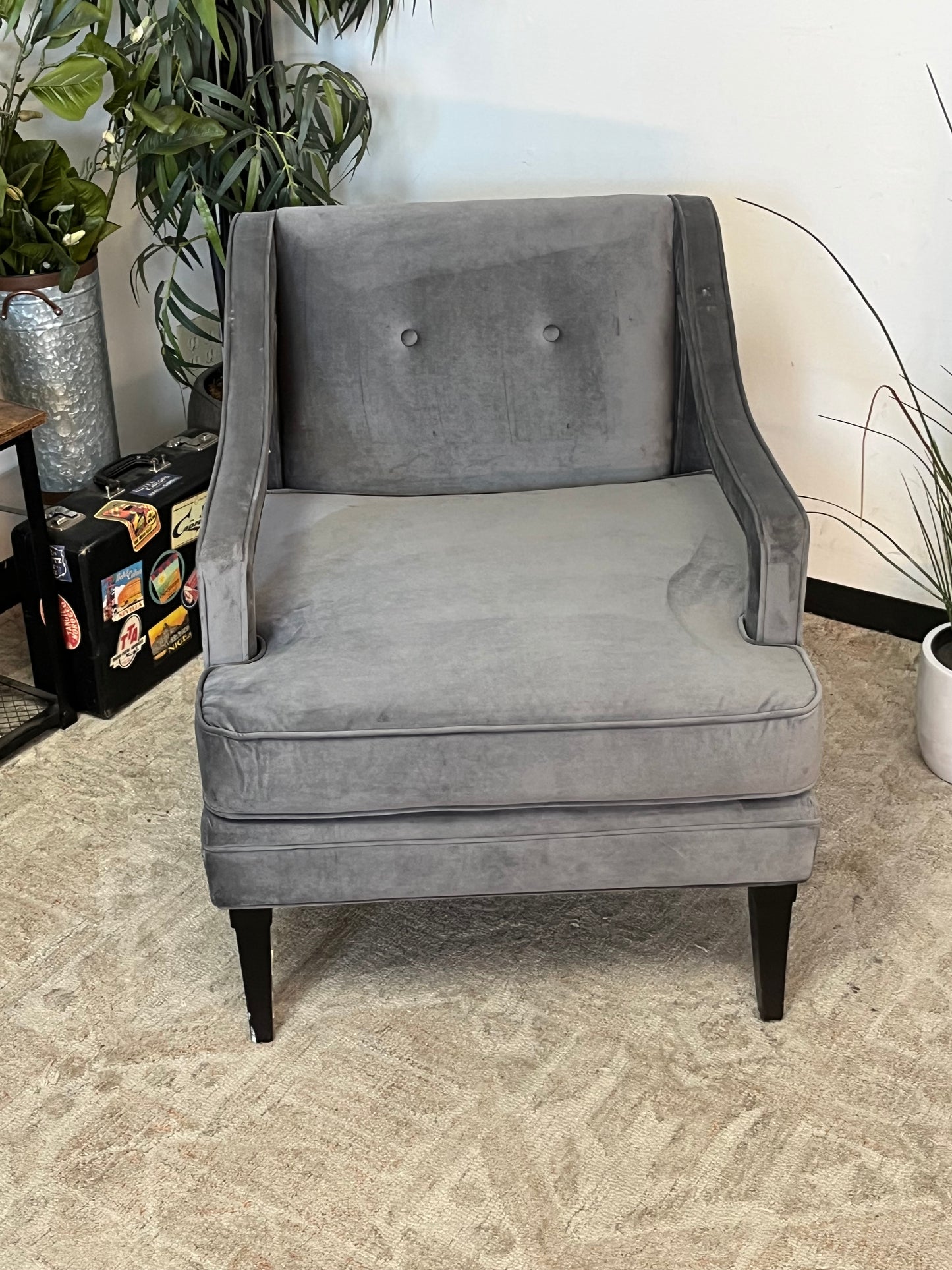 Modern Tufted Gray Chair