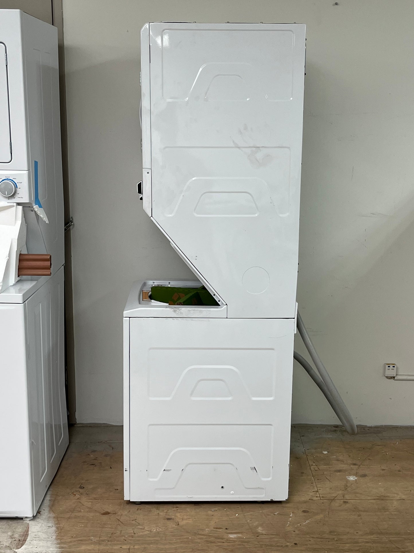 GE 2.3 cu. ft. Washer 4.4 cu. ft. Electric Dryer Combo