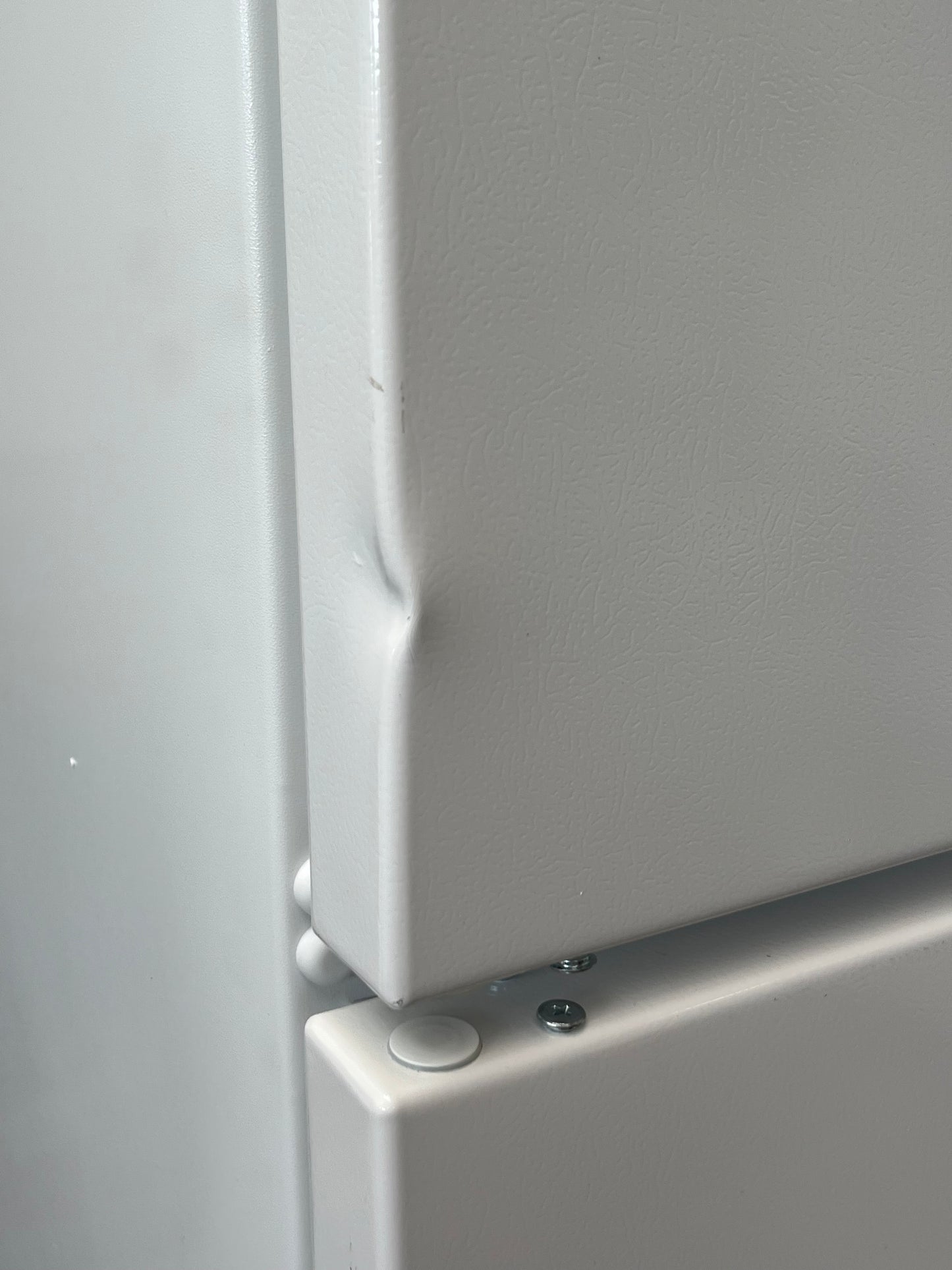 Whirlpool 20 Cu.ft White Top Freezer Refrigerator - Dented