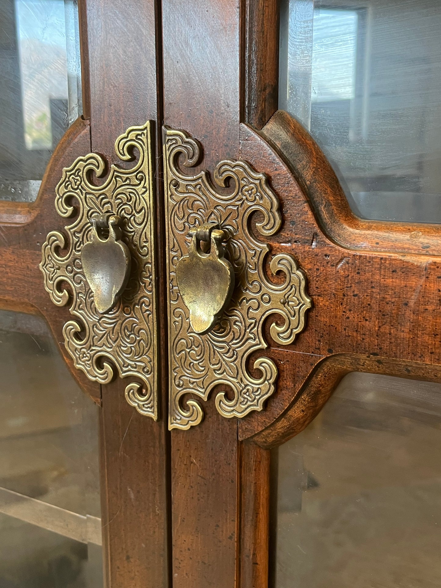 Antique Chinese Style Cabinet