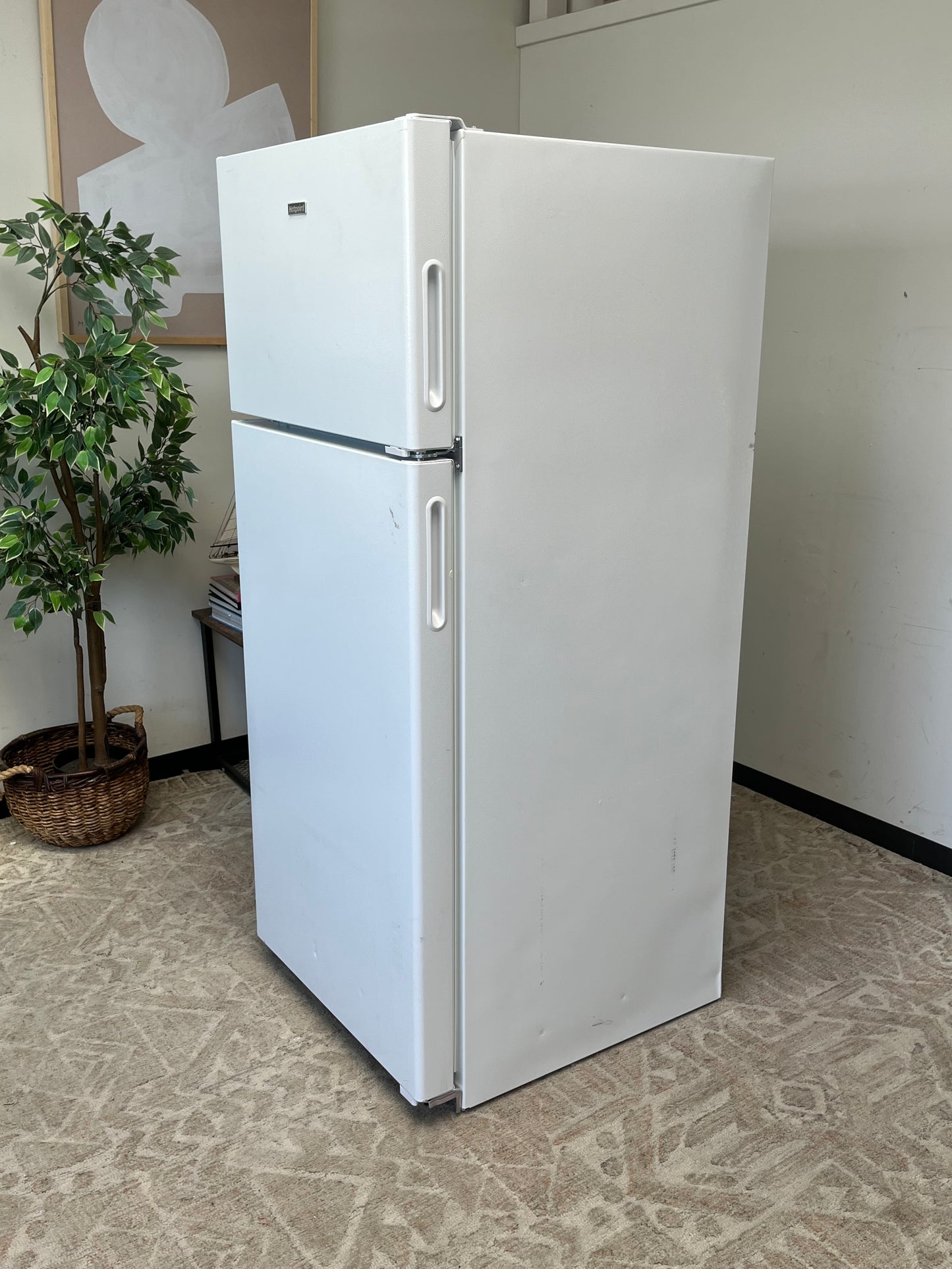 Hotpoint 17.5 Cu. Ft. Top Freezer Refrigerator
