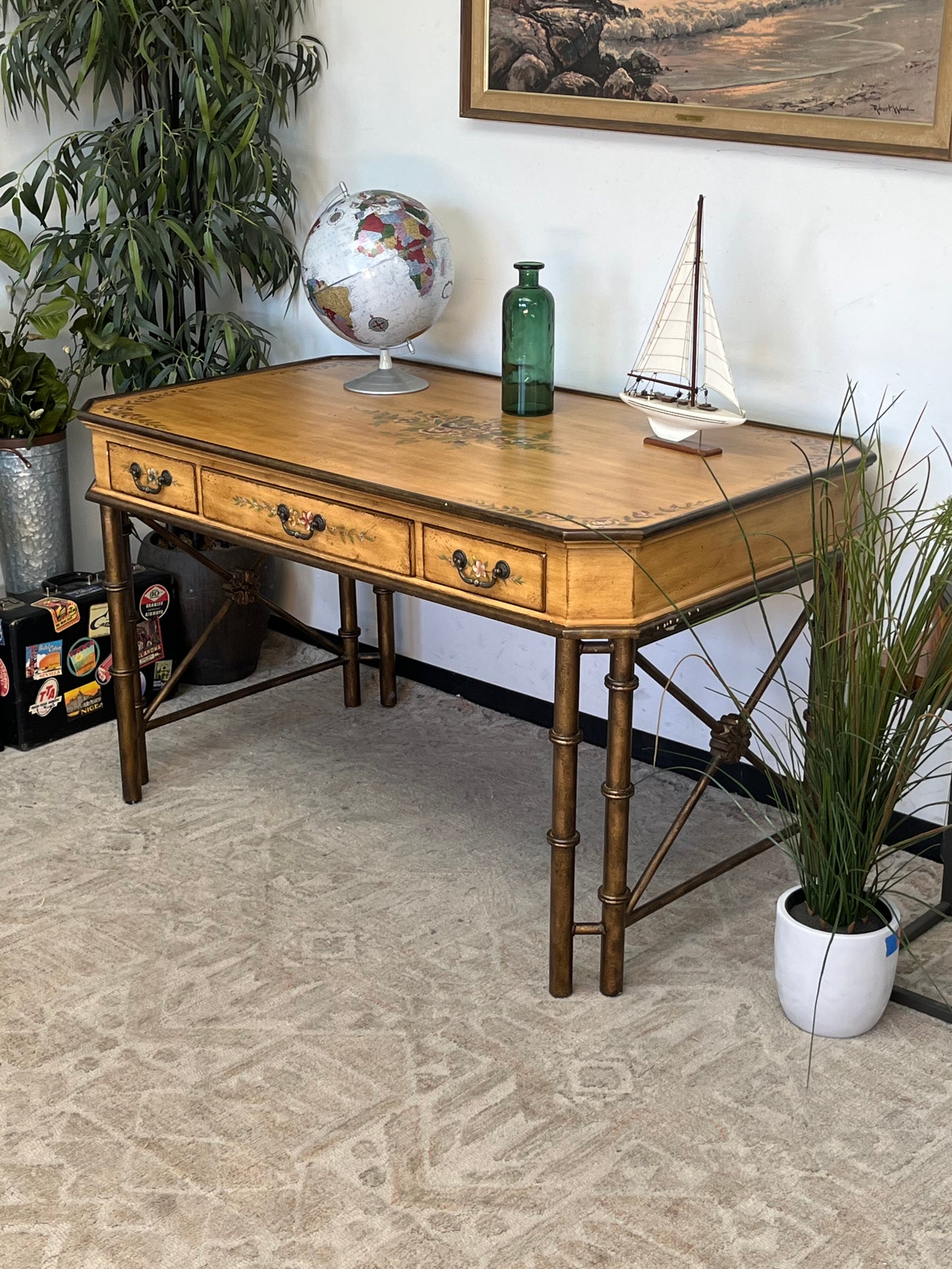 Antique Style Floral Pattern Writing Desk