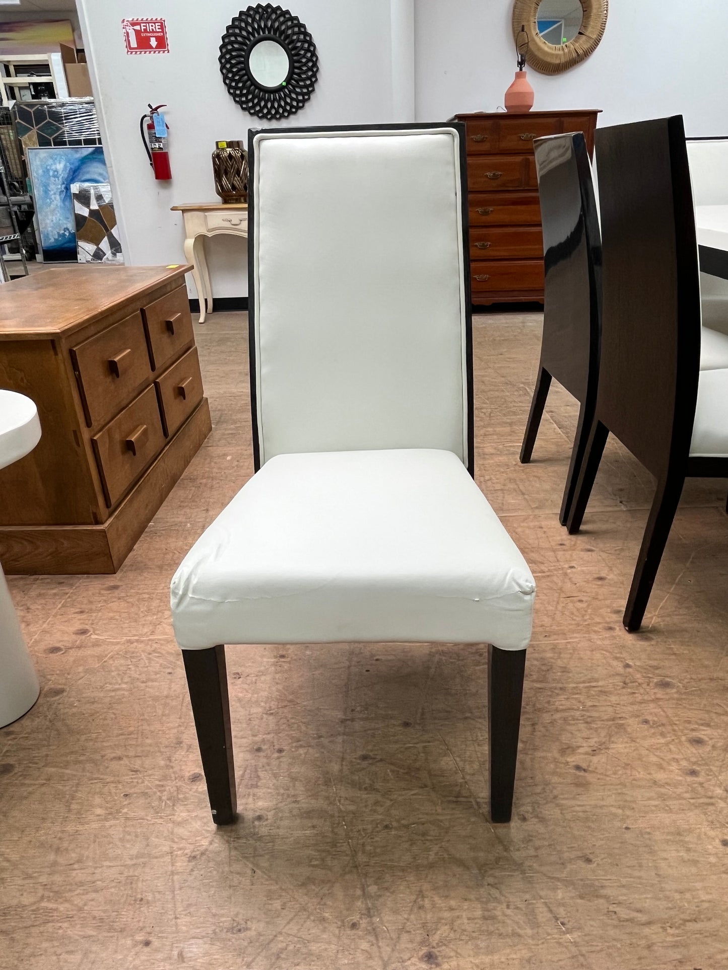 Modern Style White Dining Set With 6 Chairs