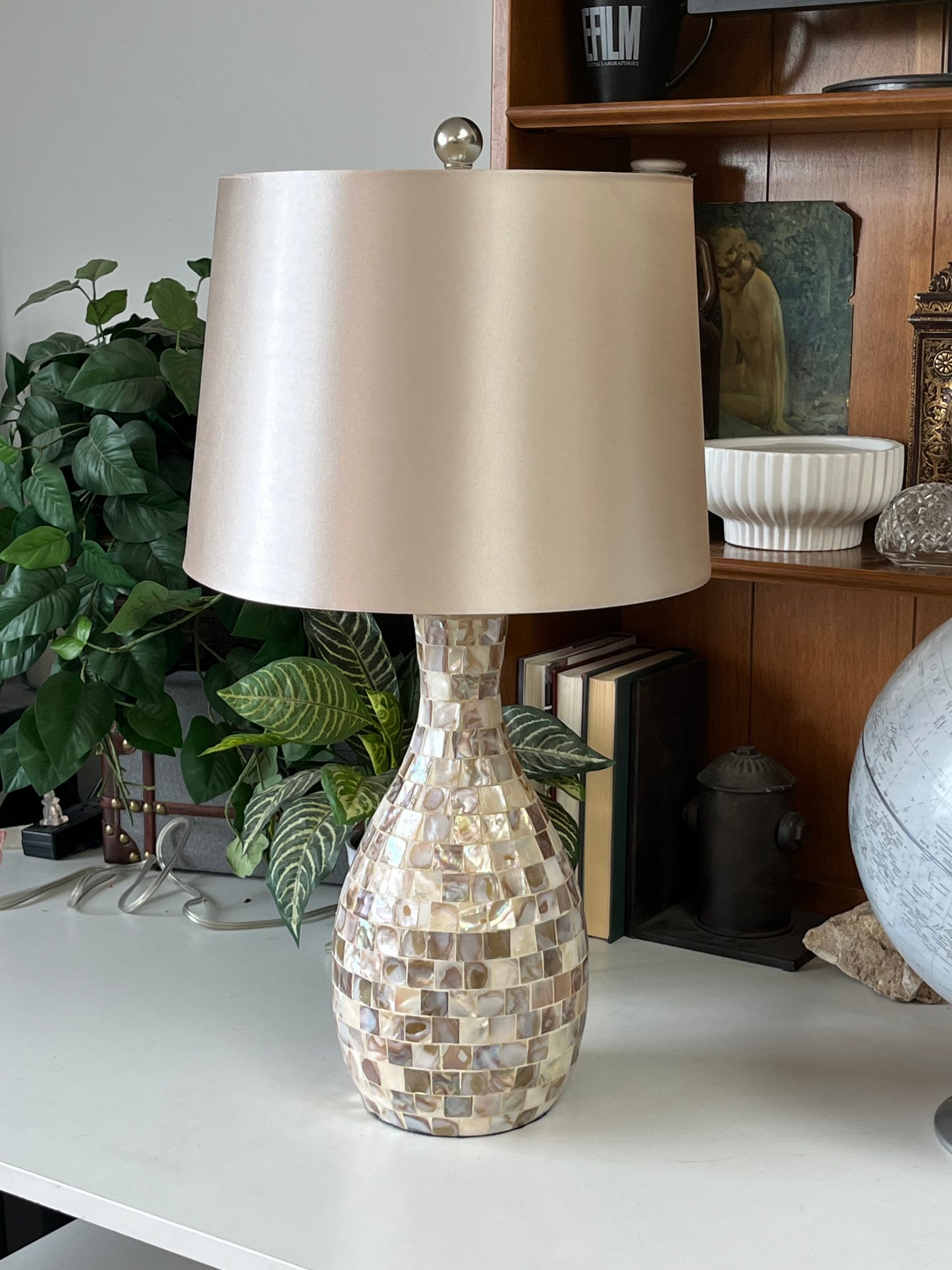 Modern Natural Shell Tile Table Lamp