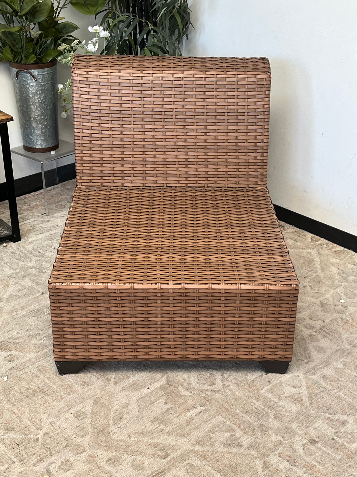 Outdoor Lounge Chair Without Cushion