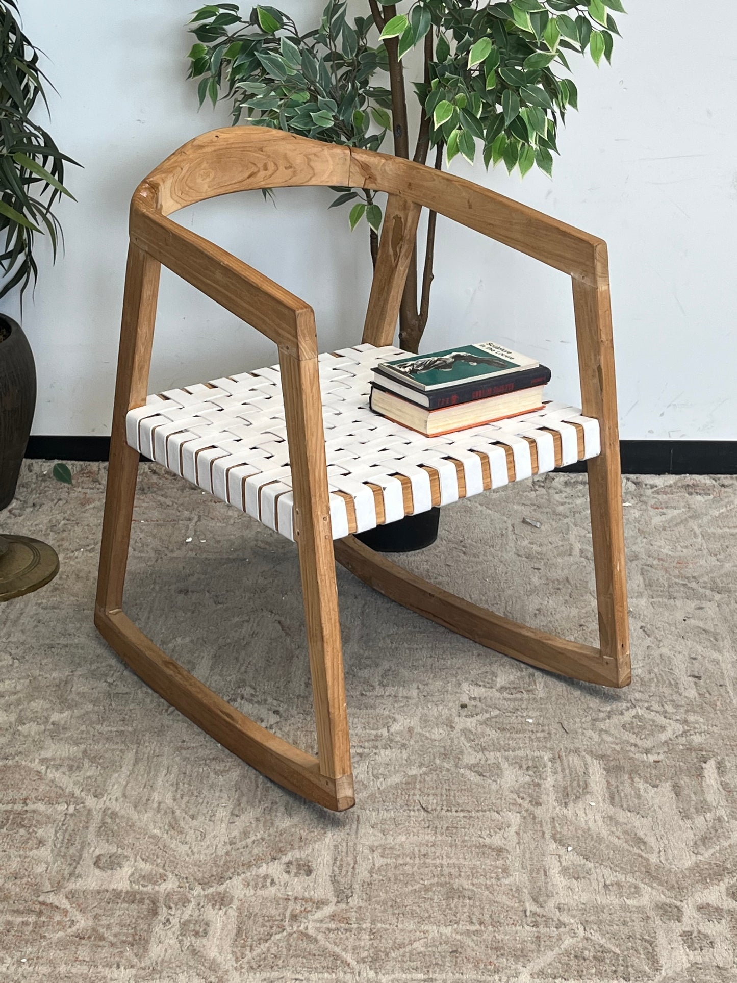 Safavieh Furniture White Lounge Chair