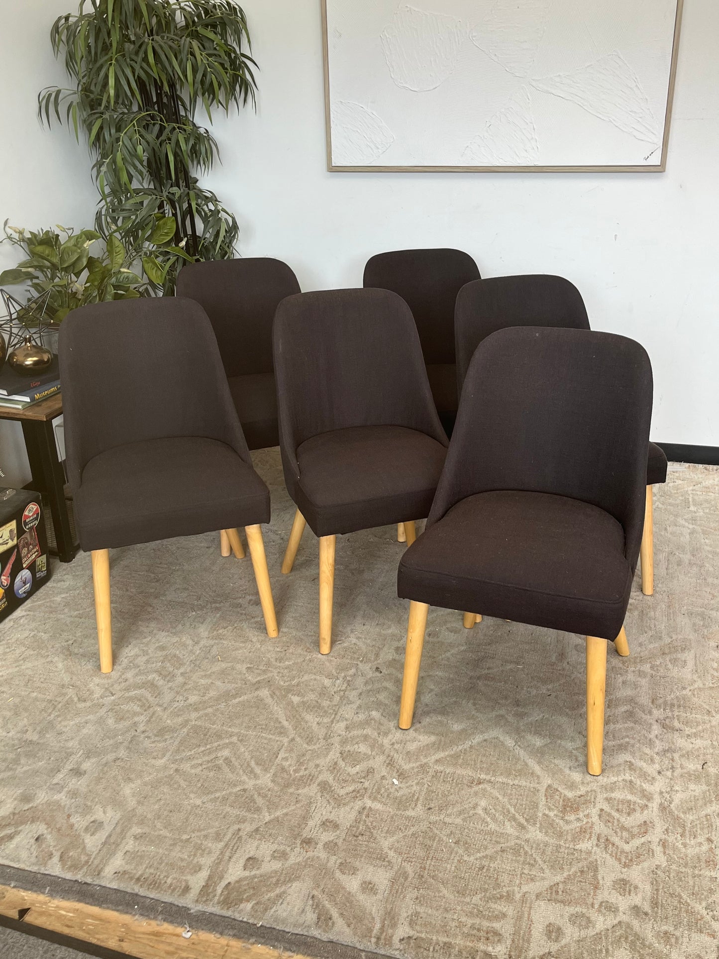 Mid Century Style Set of 6 Chairs