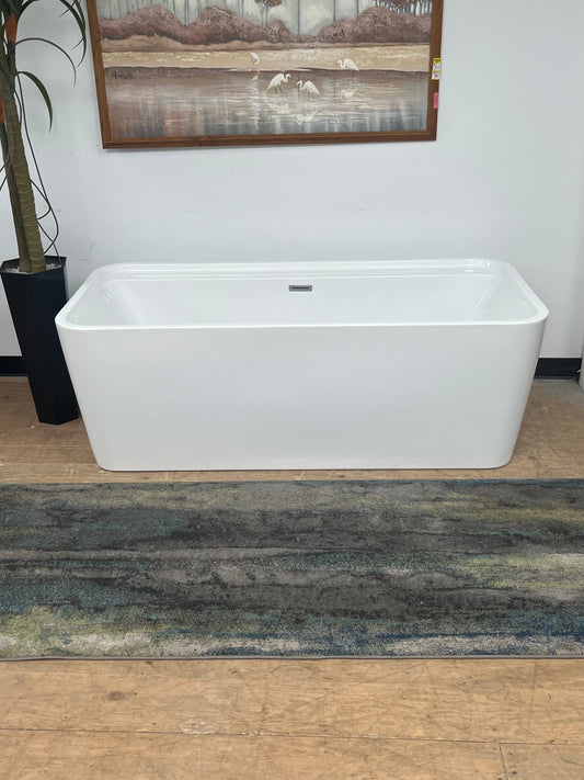 Modern Style White Bathtub