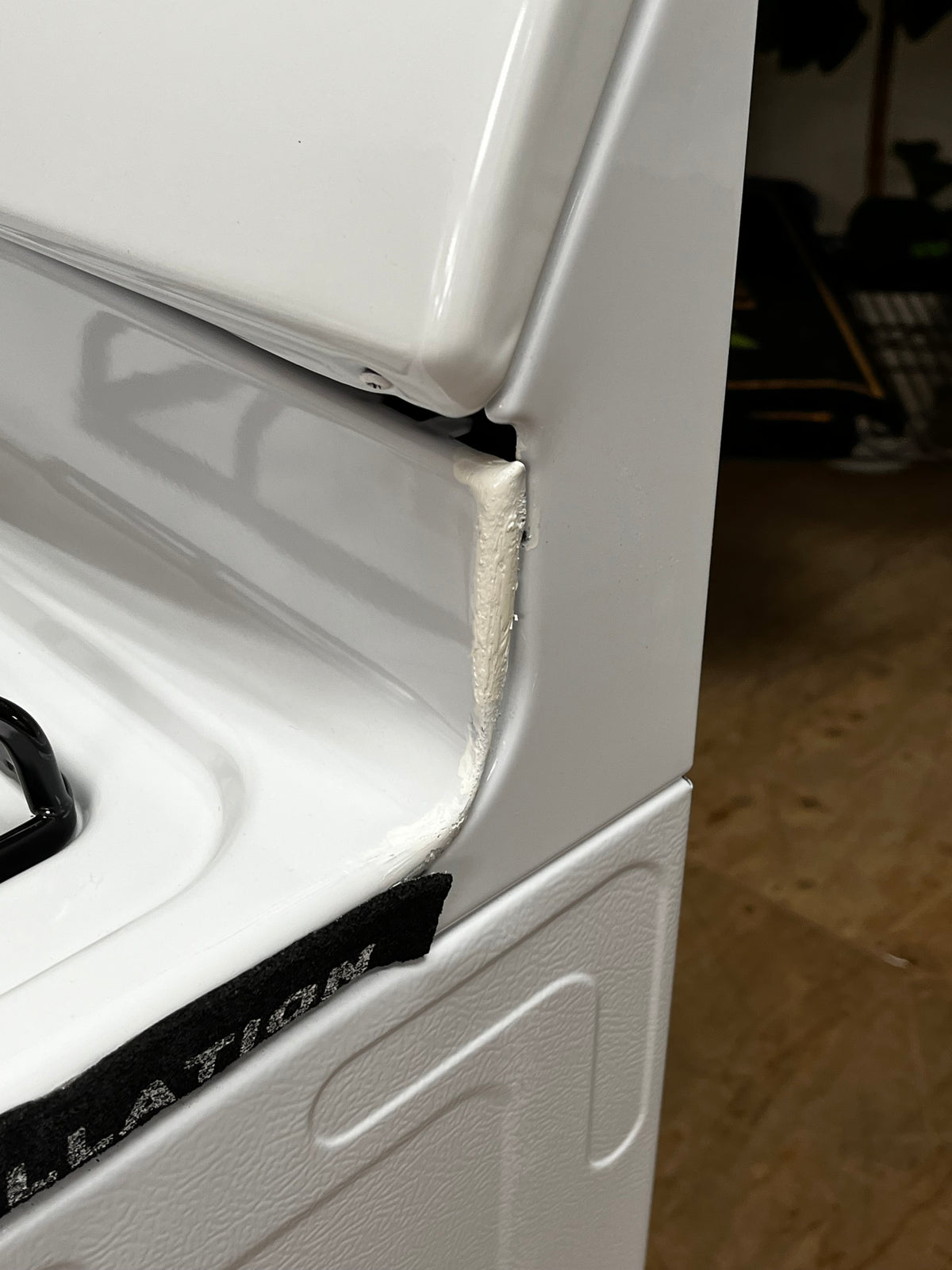 GE 4.8 cu. ft. White Freestanding Gas Range -Dented
