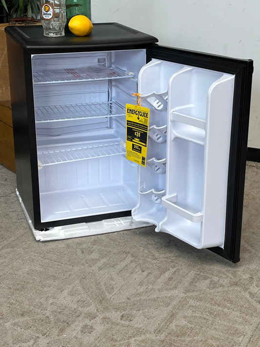 Danby 2.2 Cf Black All Refrigerator