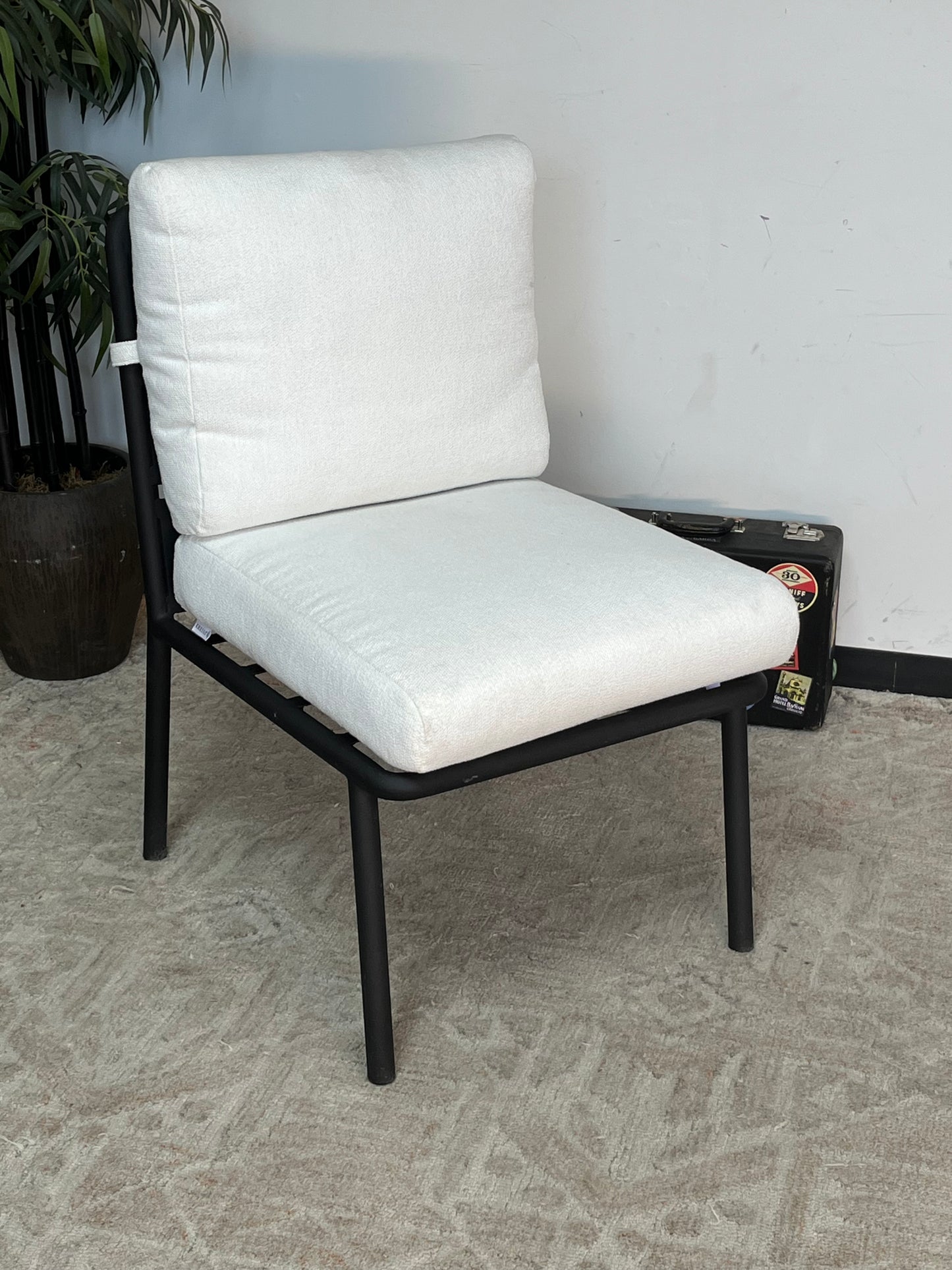Kreiss Outdoor Modern Chair with White Cushions