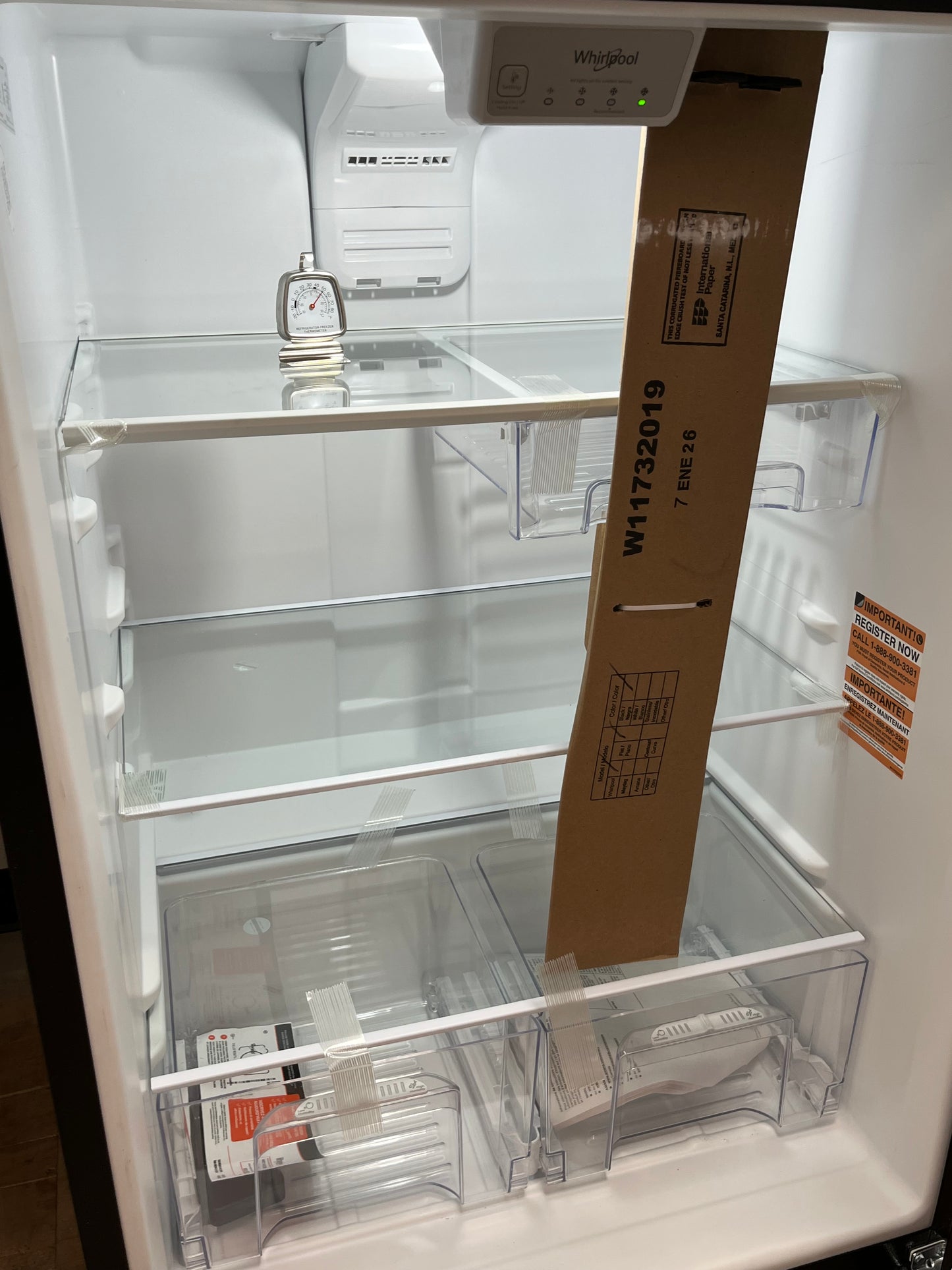 Whirlpool 18.2Cu.ft Black Top Freezer Refrigerator