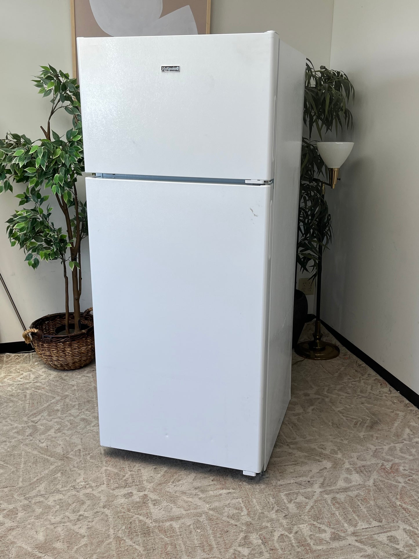Hotpoint 17.5 Cu. Ft. Top Freezer Refrigerator