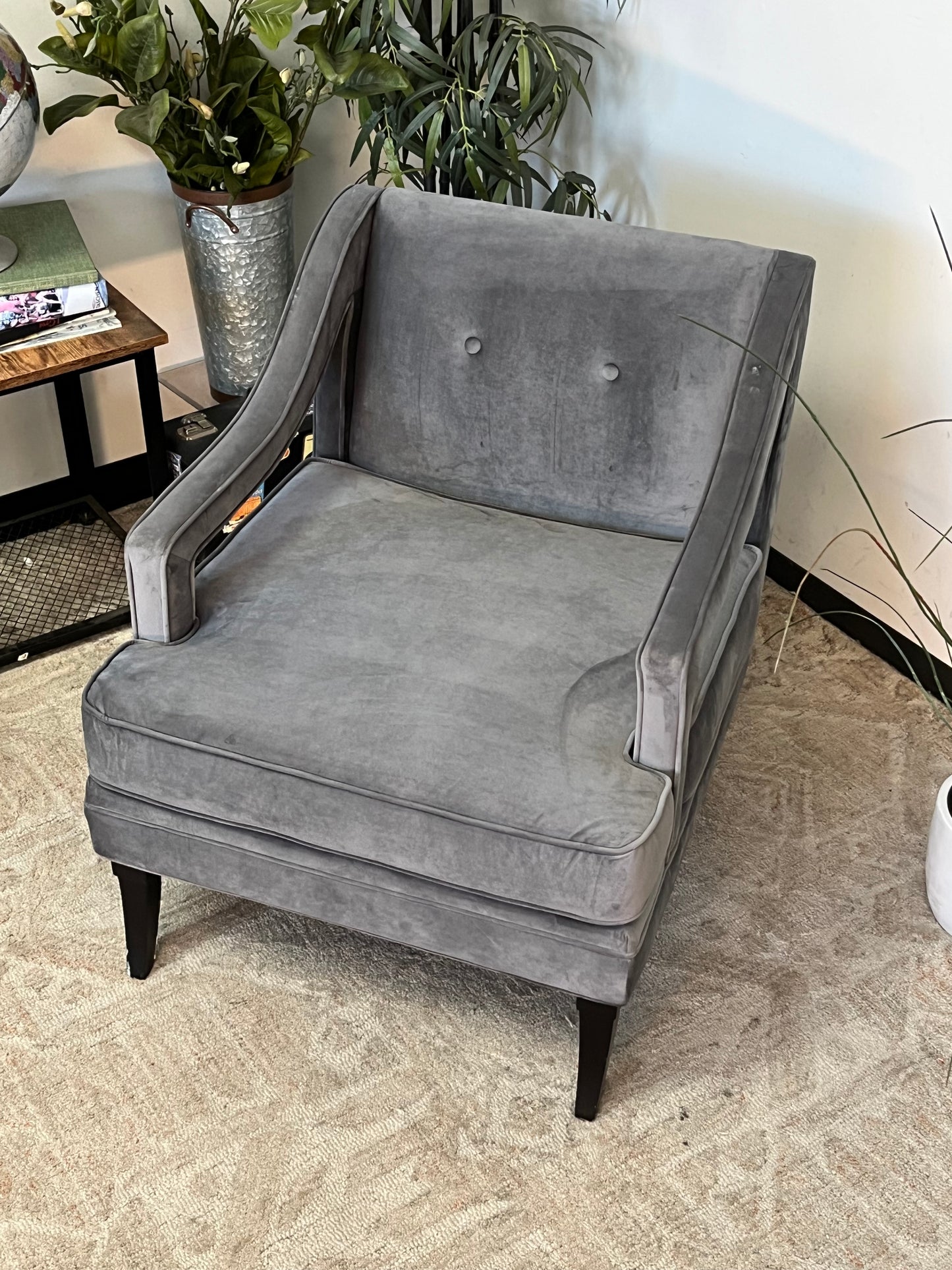 Modern Tufted Gray Chair