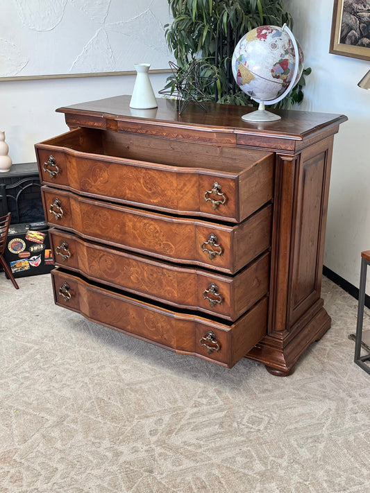 Vere Antichità 4-Drawer Dresser