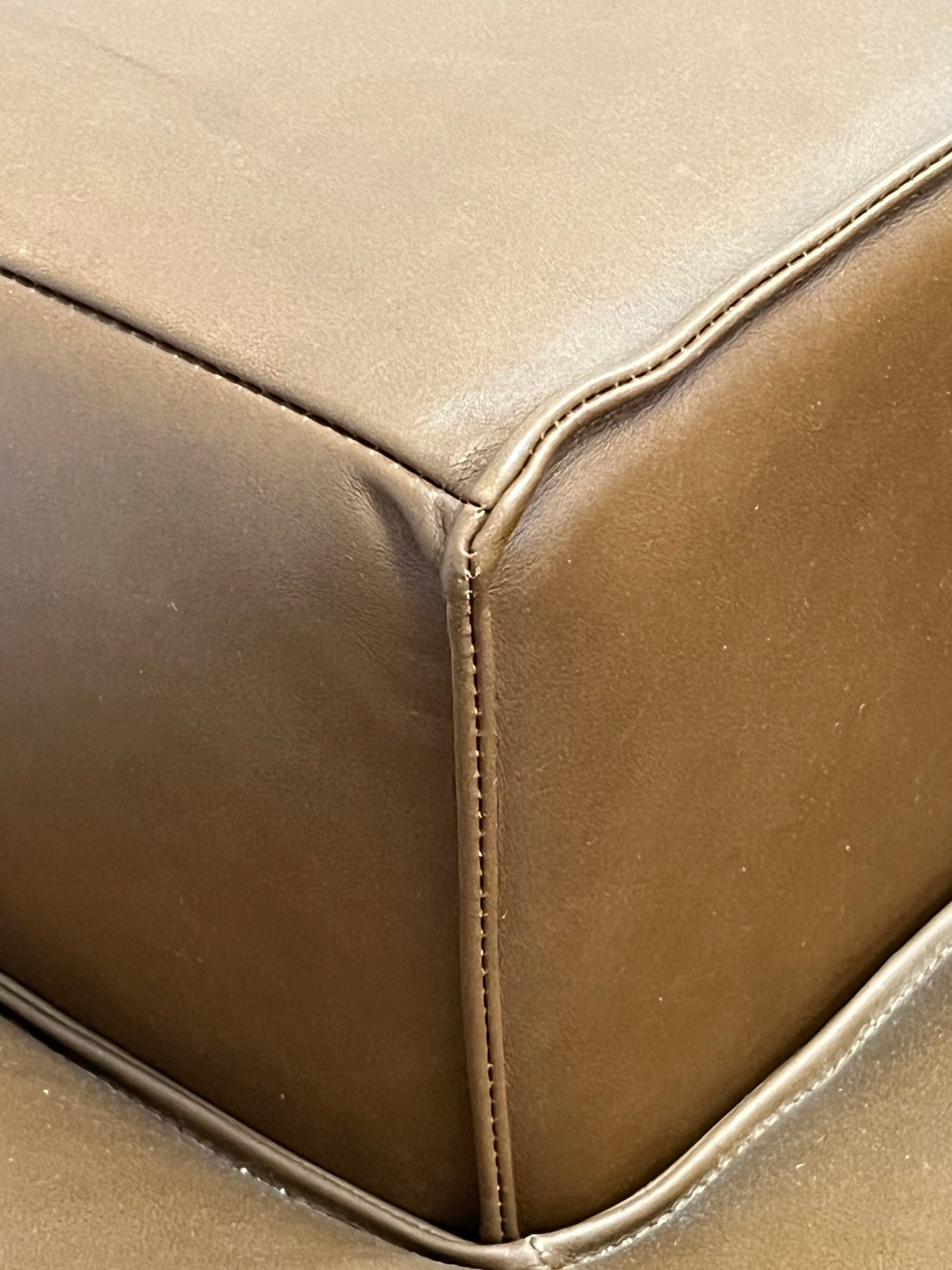 Leather Chaise Lounge With Adjustable Headrest