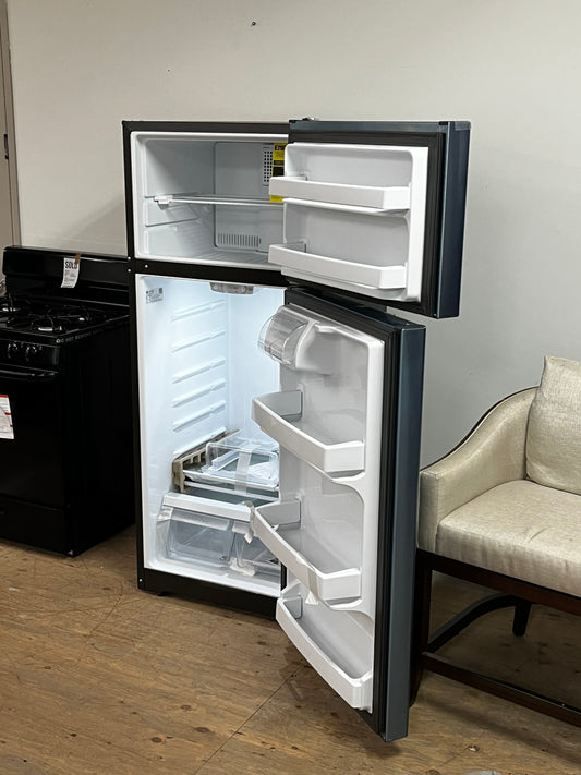 GE 17.5 cu. ft. Stainless Steel Top Freezer Refrigerator