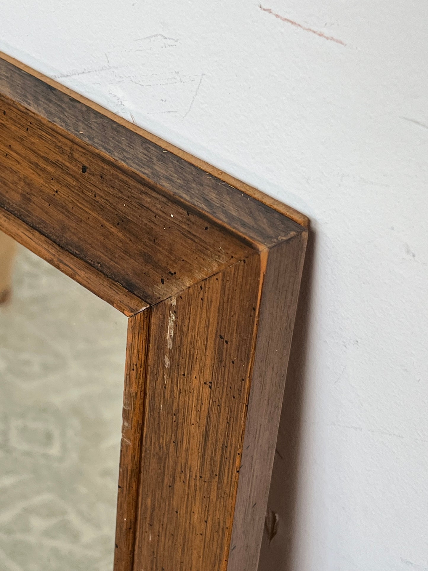 Traditional Style Hanging Wall Mirror