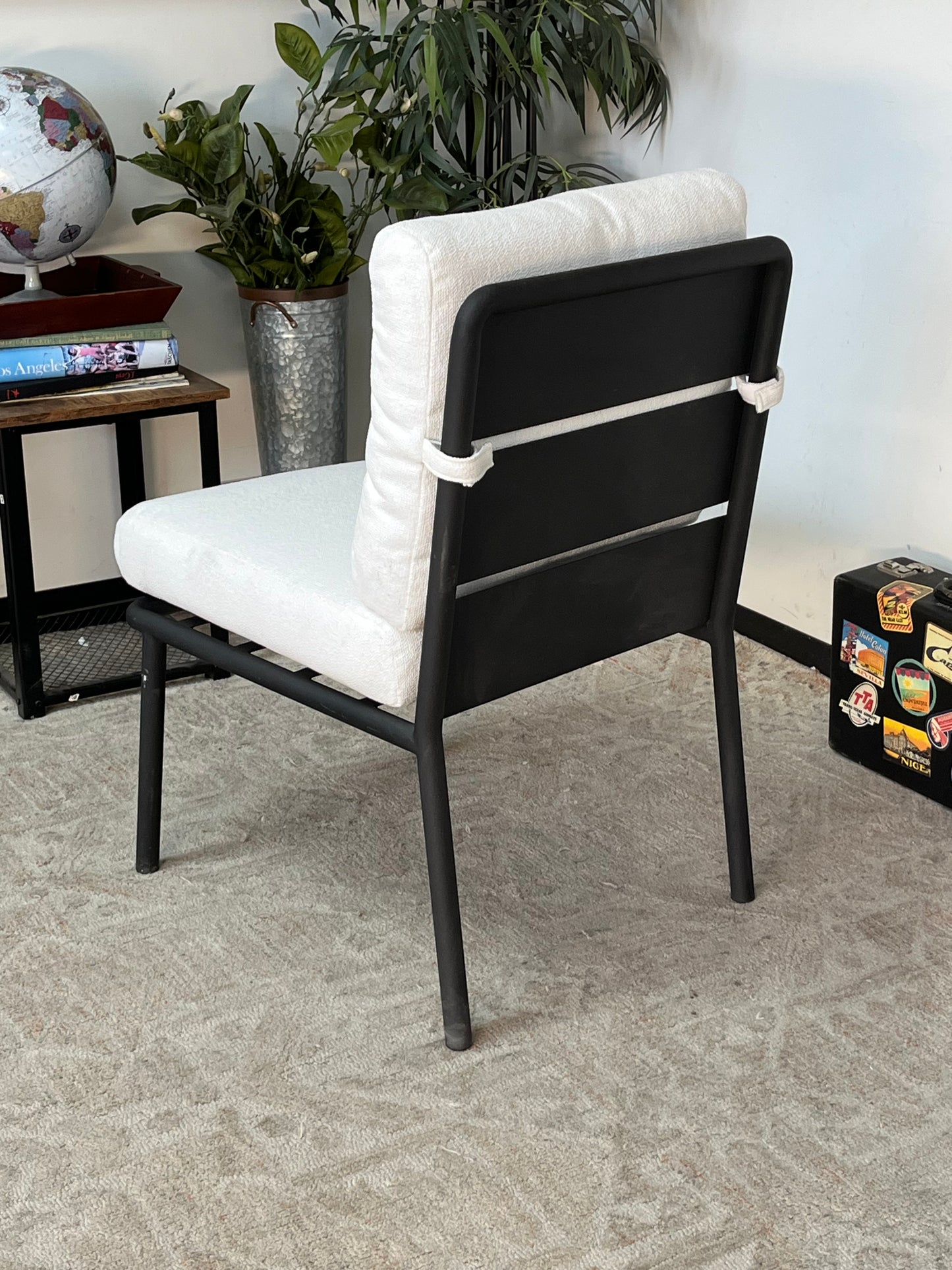 Kreiss Outdoor Modern Chair with White Cushions