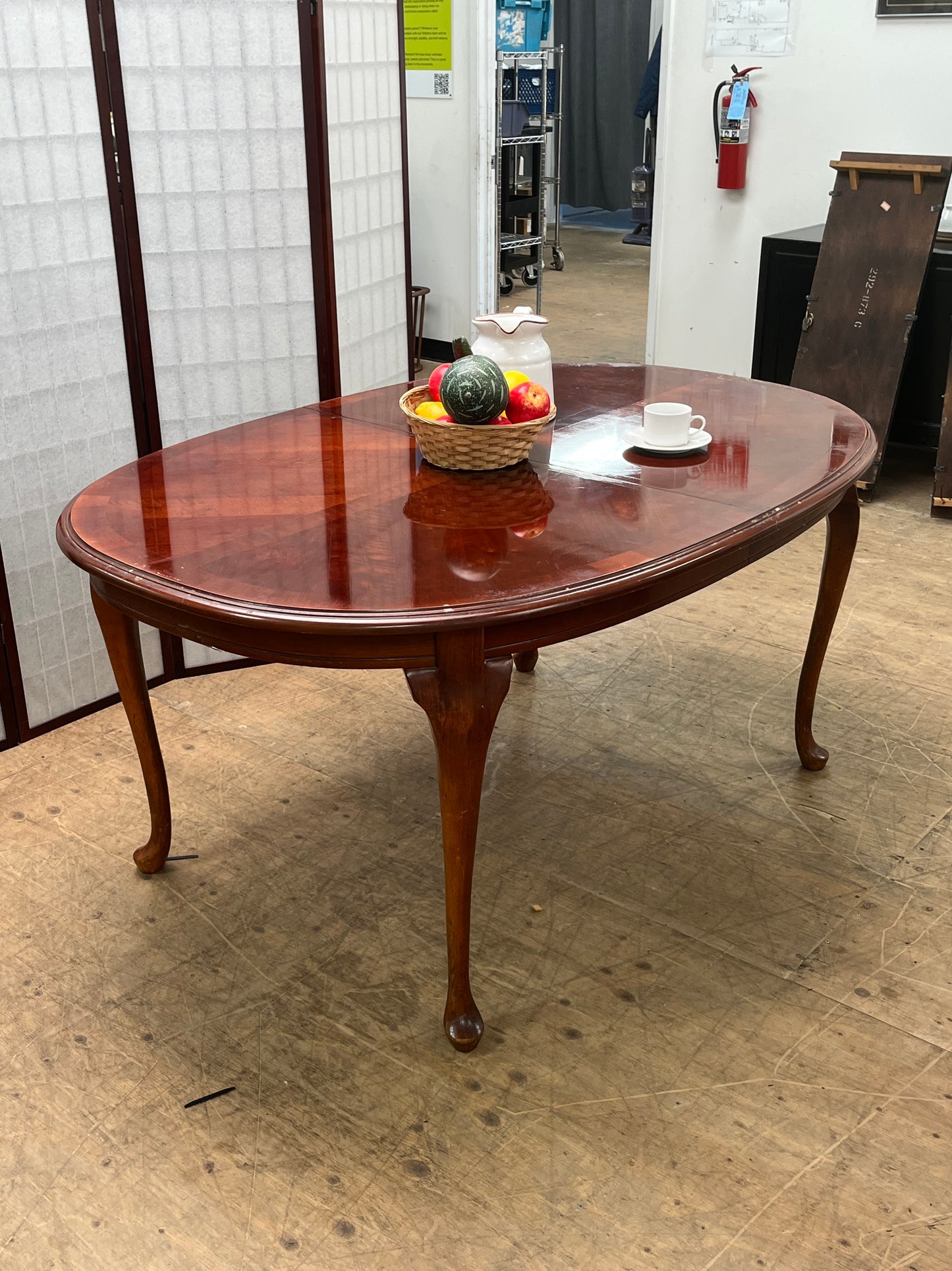 Queen Anne Style Oval Dining Table