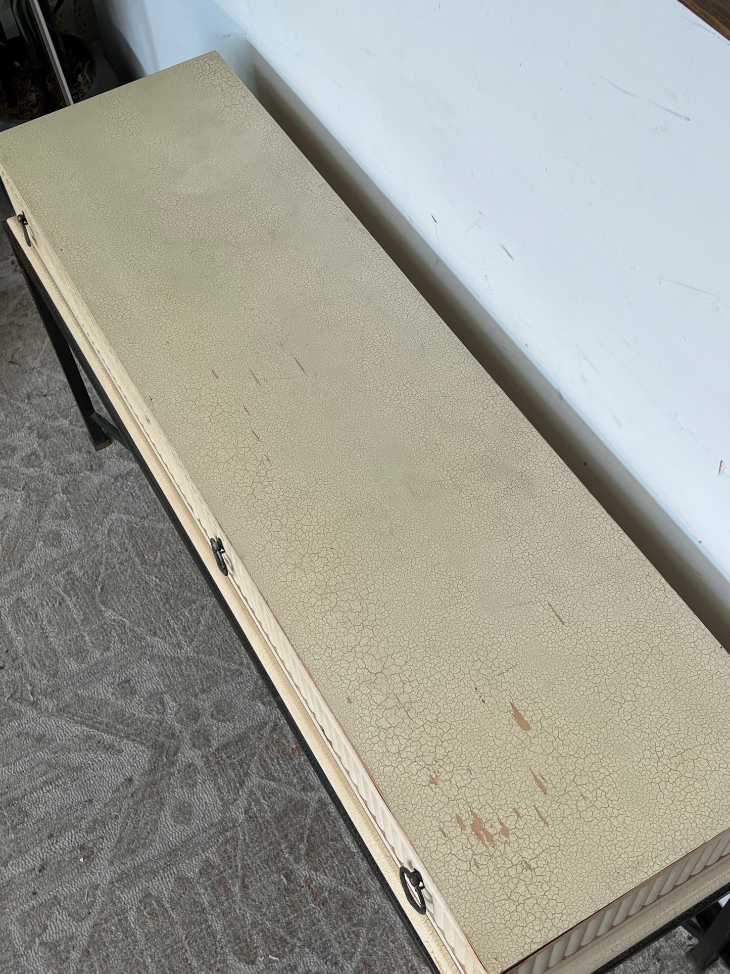 Modern Style Console Table - Missing Handle