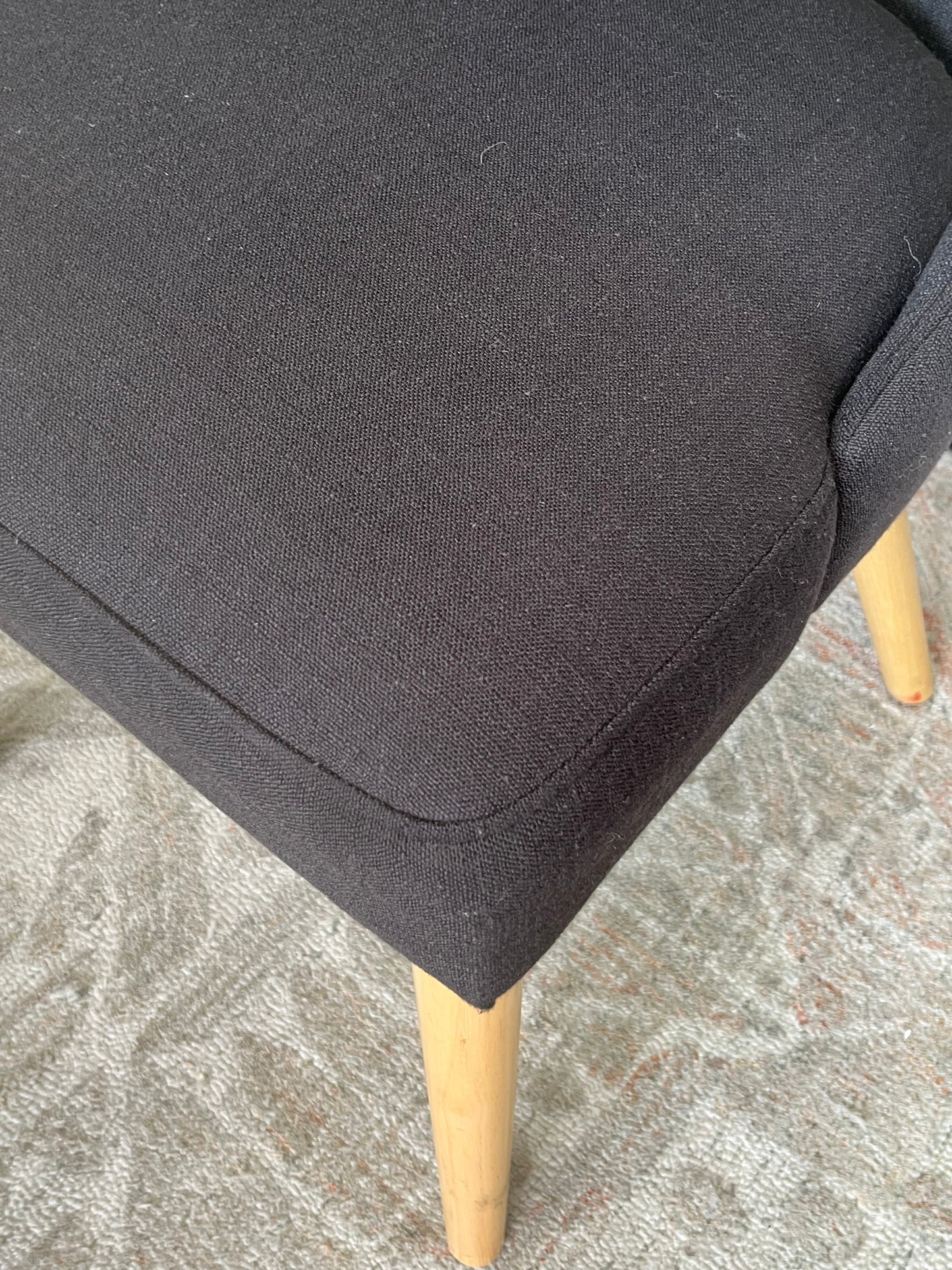 Mid Century Style Set of 6 Chairs