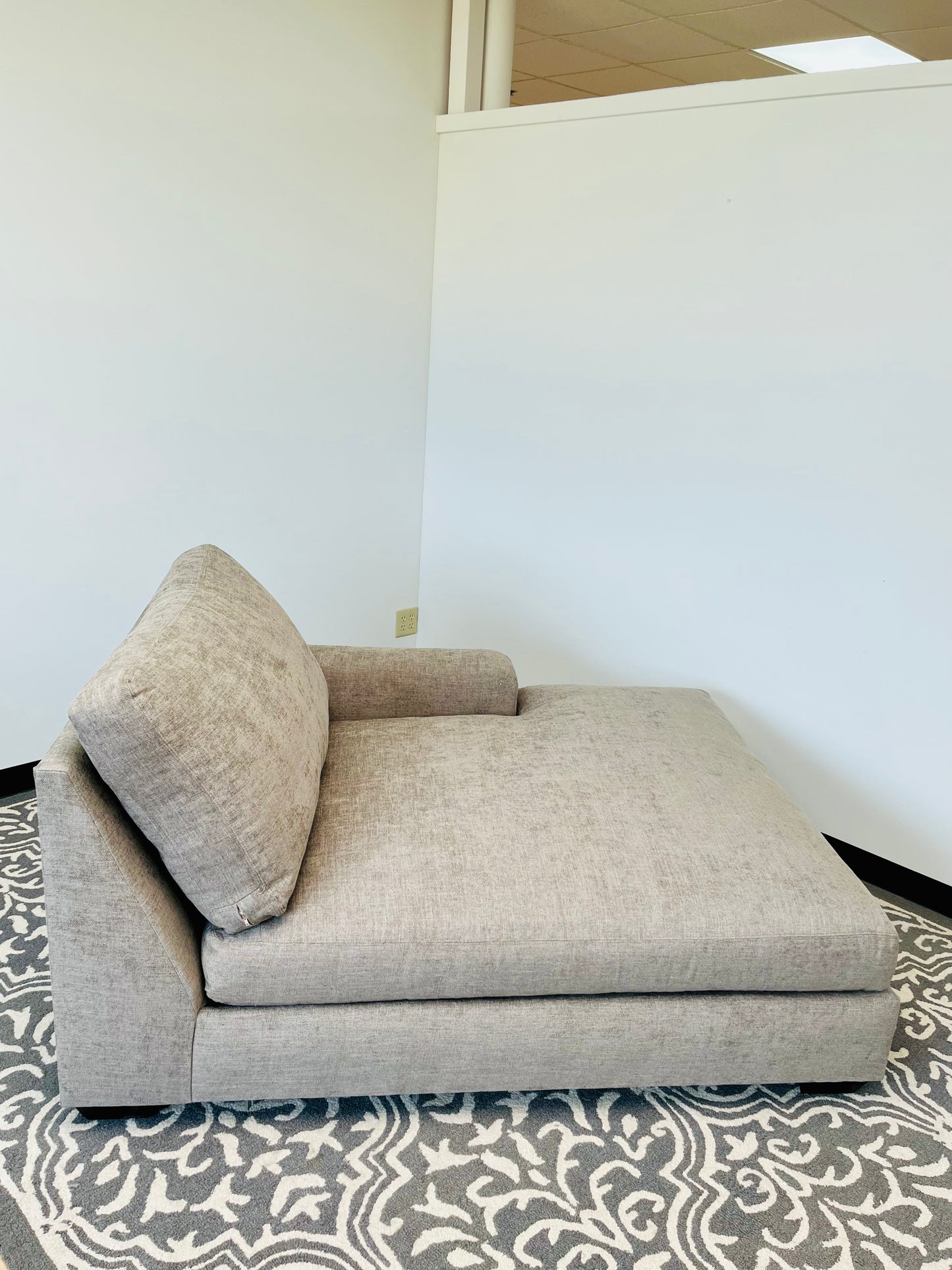 Right Arm Wide Chaise
