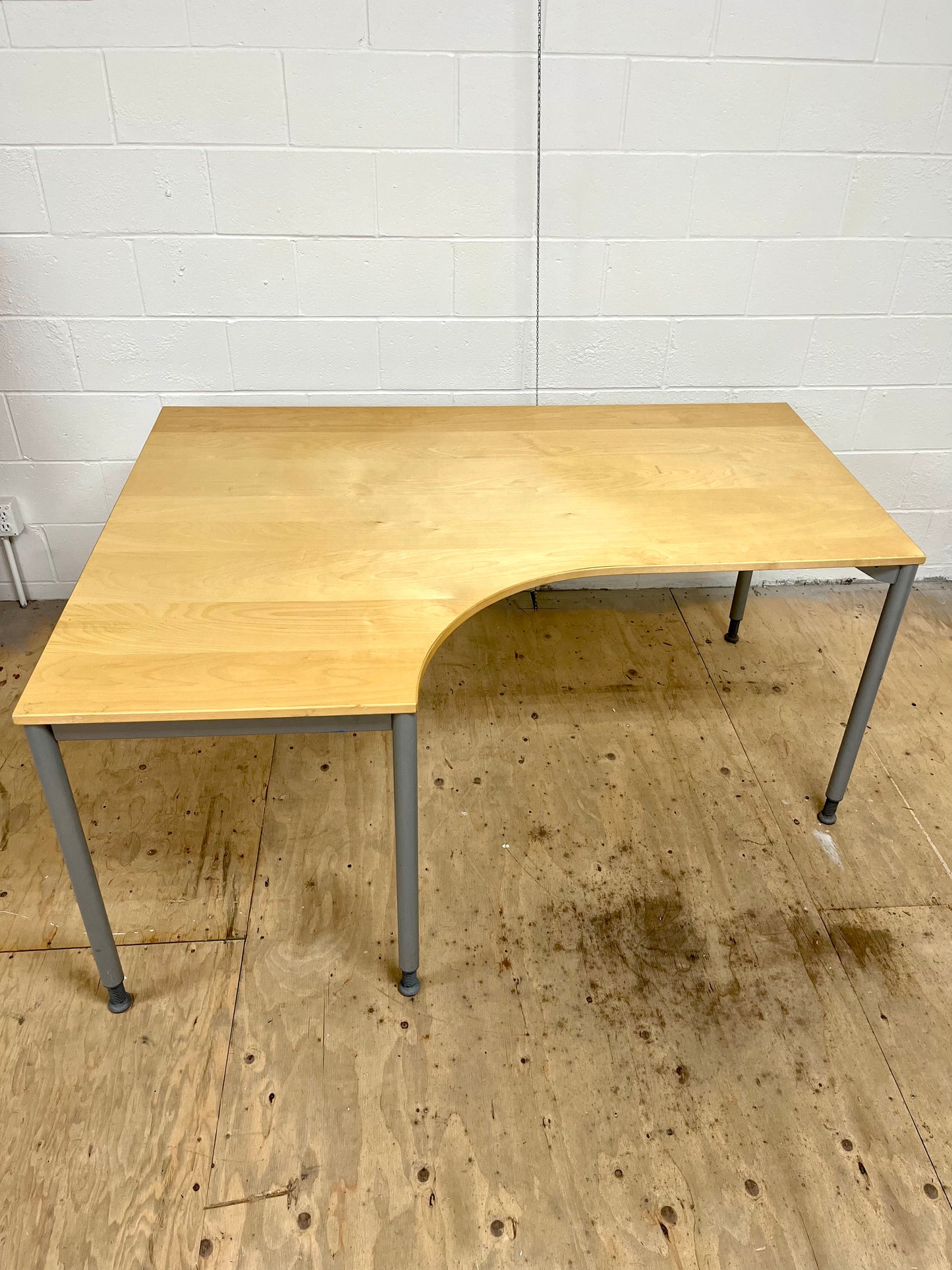 Left Corner Desk