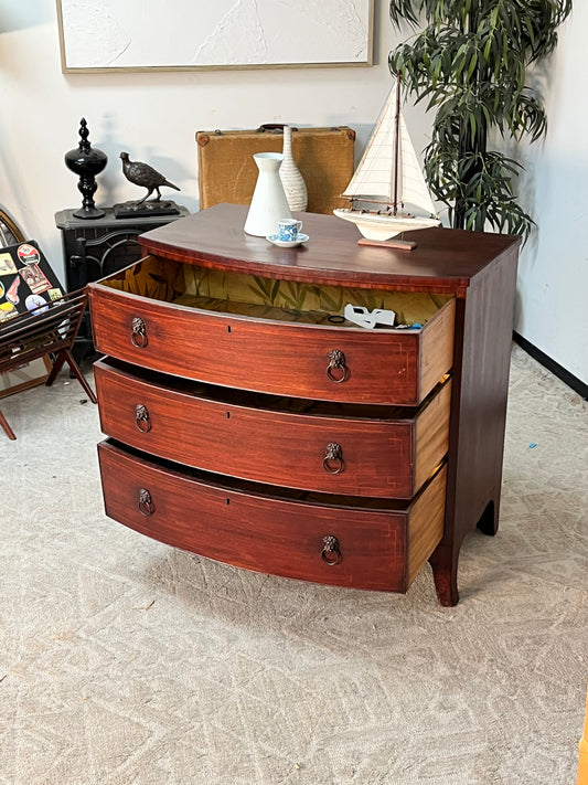 Traditional Style 3-Drawer Dresser