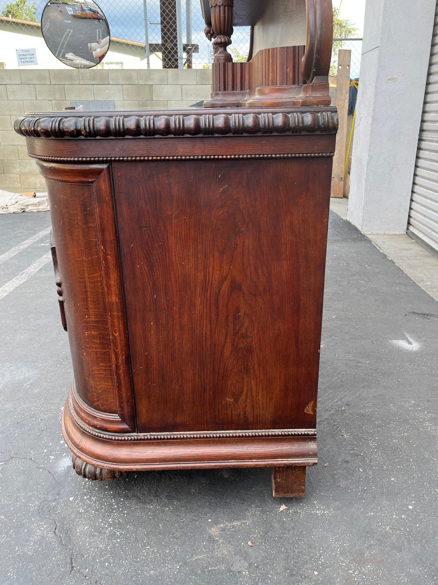 Traditional American Style Large Bar Buffet