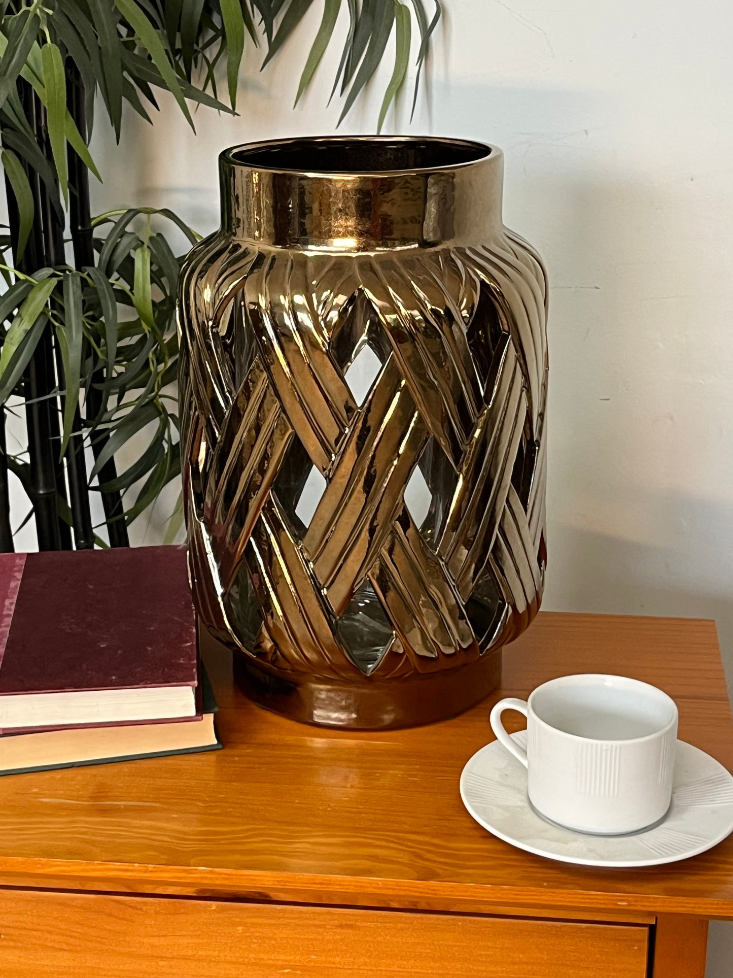 Modern Ceramic Gold Candle Hurricane