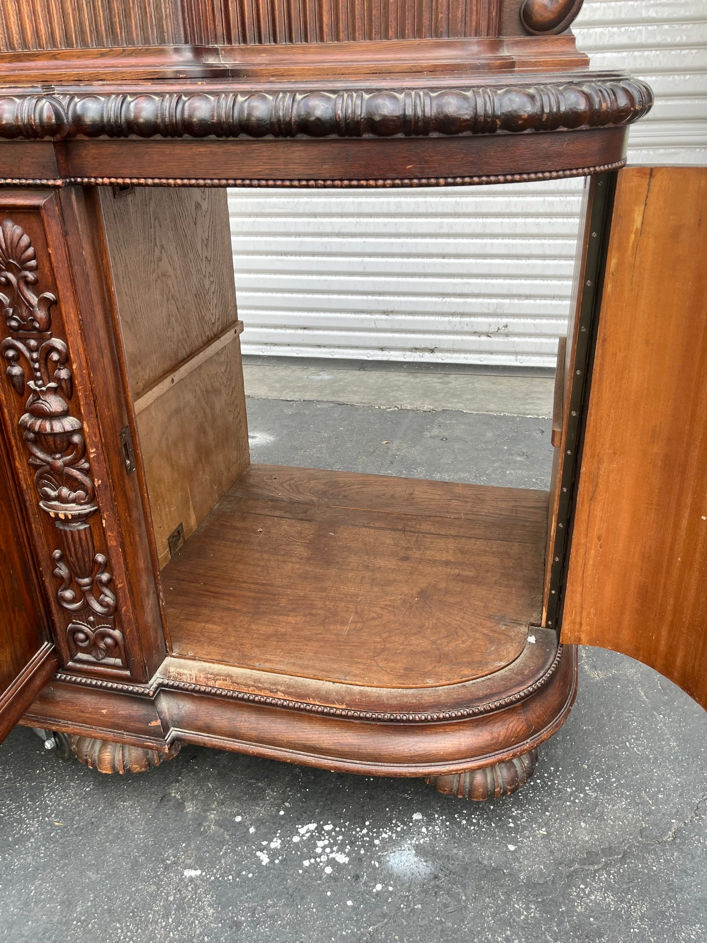 Traditional American Style Large Bar Buffet