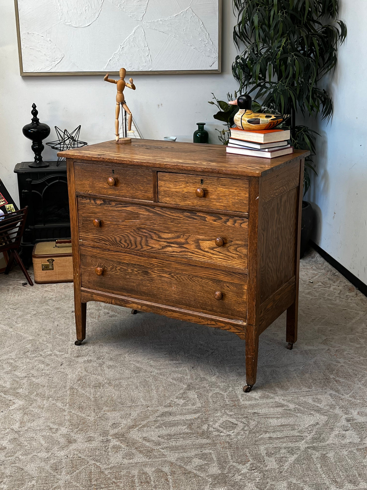 Farmhouse Style 4 Drawer Dresser
