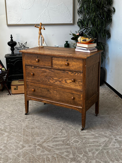 Farmhouse Style 4 Drawer Dresser