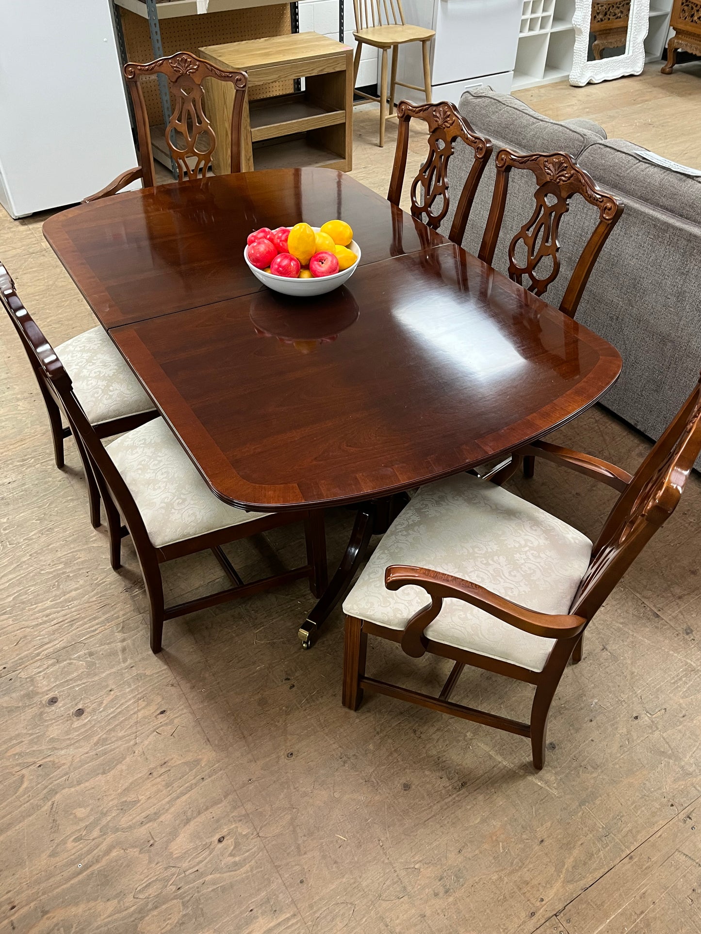 Federalist Style Dining Set With 6 Chairs